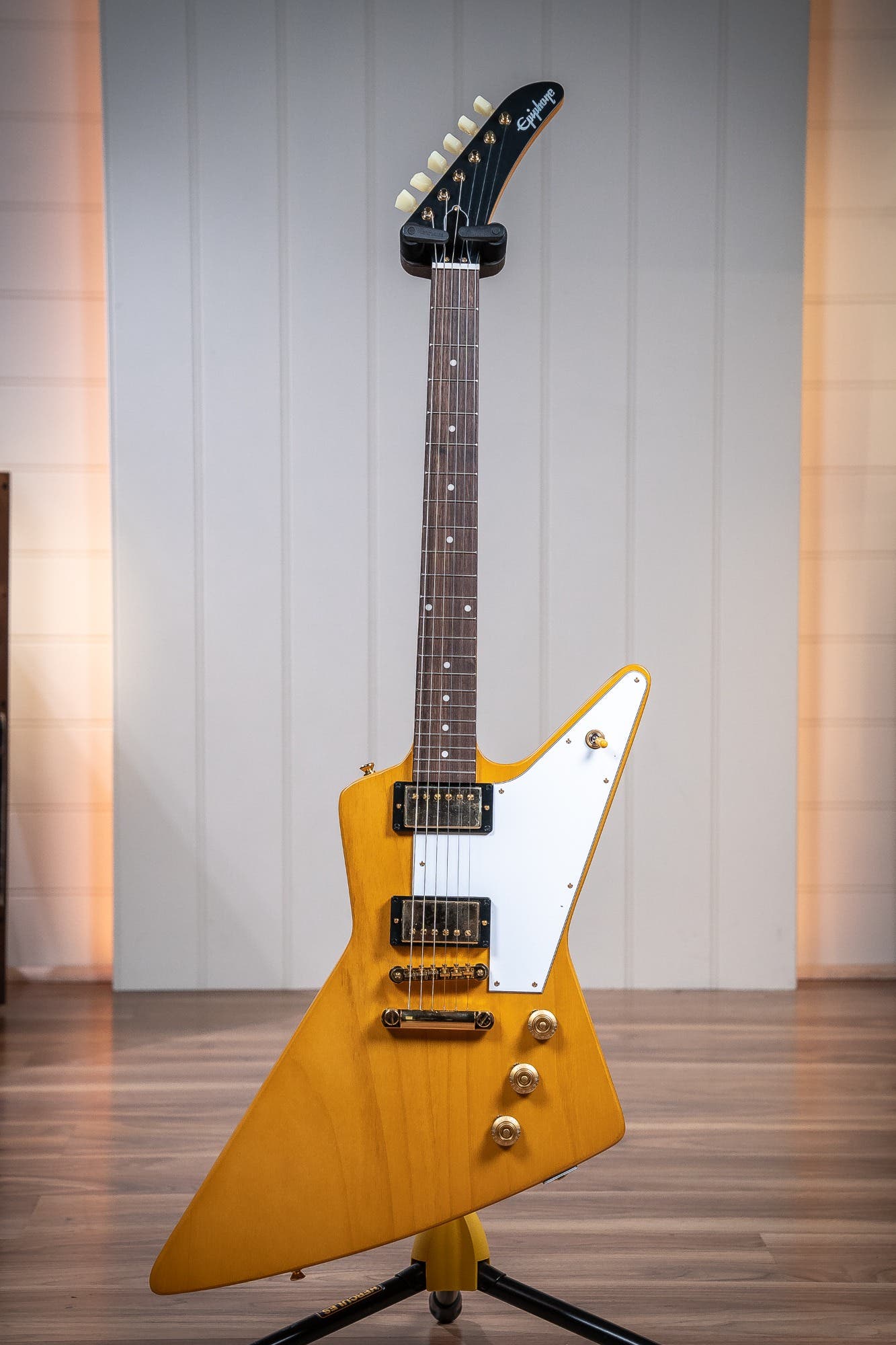 Epiphone "1958" Korina Explorer - White Pickguard - Aged Natural - One Only