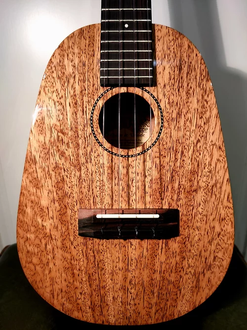 Pono MGCDP Mango Concert Pineapple Deluxe Gloss (PONO-MGCDP)