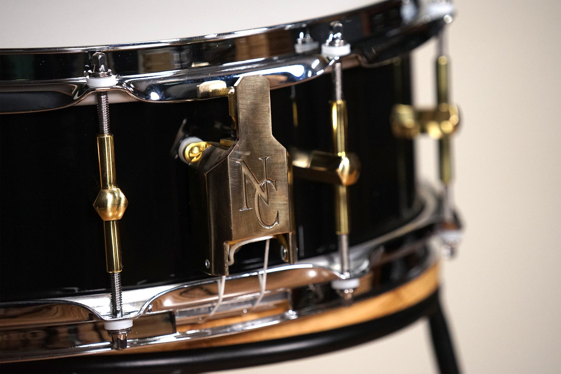 Noble and Cooley 14x5" Classic Maple Snare - Piano Black Gloss - Brass HW / Flanged Chrome Hoops