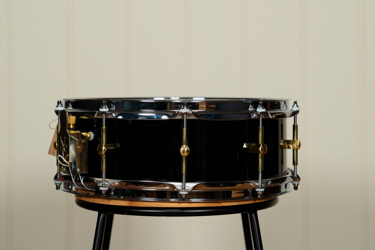 Noble and Cooley 14x5" Classic Maple Snare - Piano Black Gloss - Brass HW / Flanged Chrome Hoops