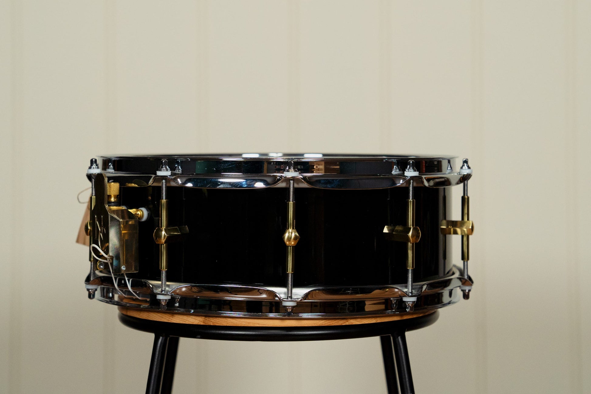 Noble and Cooley 14x5" Classic Maple Snare - Piano Black Gloss - Brass HW / Flanged Chrome Hoops