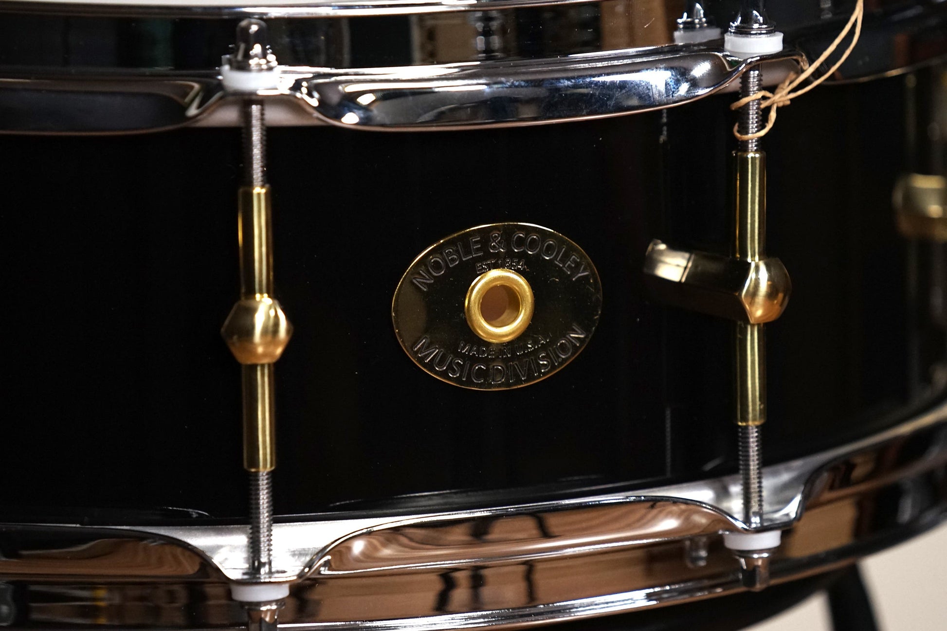 Noble and Cooley 14x5" Classic Maple Snare - Piano Black Gloss - Brass HW / Flanged Chrome Hoops