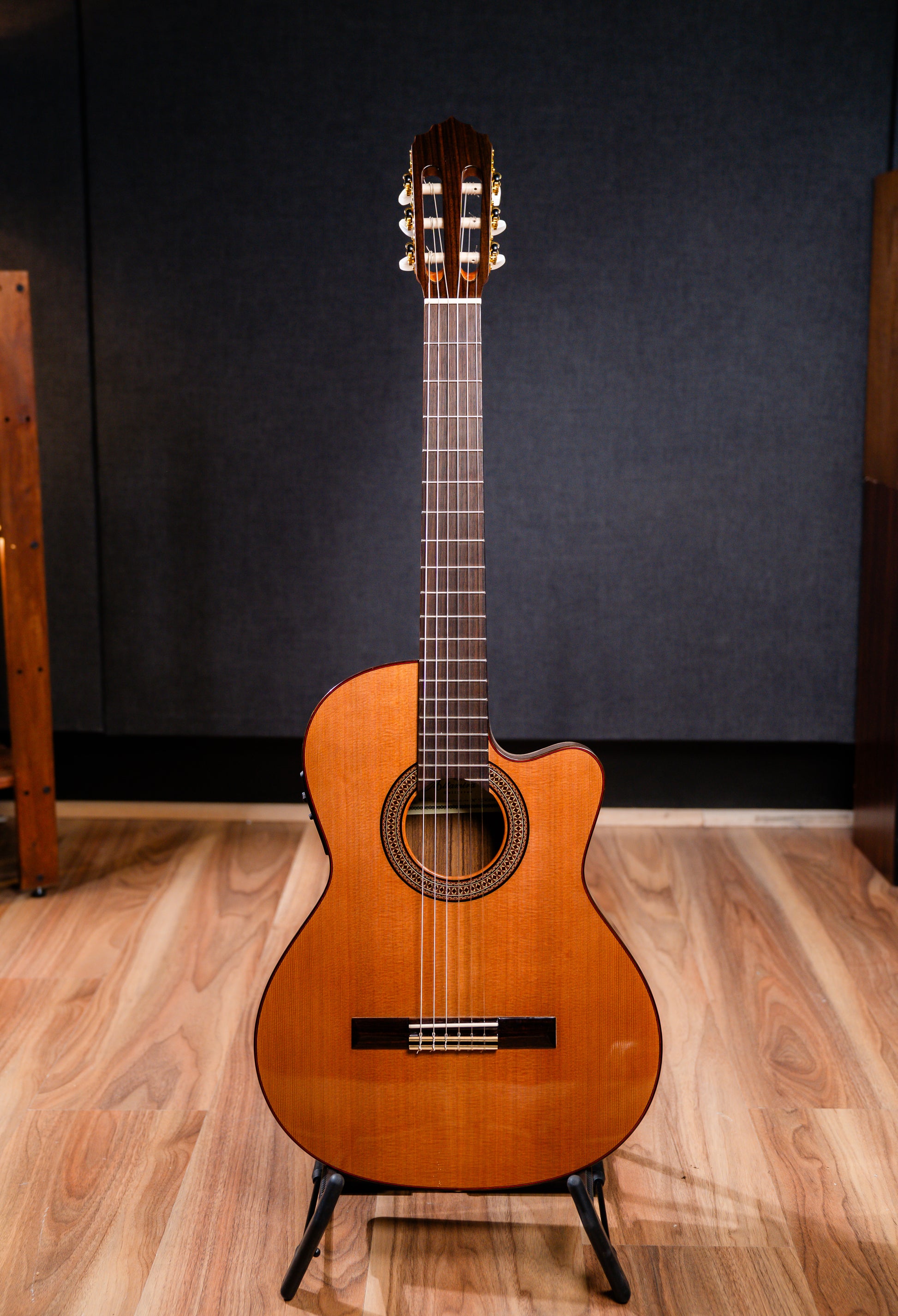 Altamira N300CT Thinline Classical Guitar w/Pickup + Cutaway - Pre-Owned