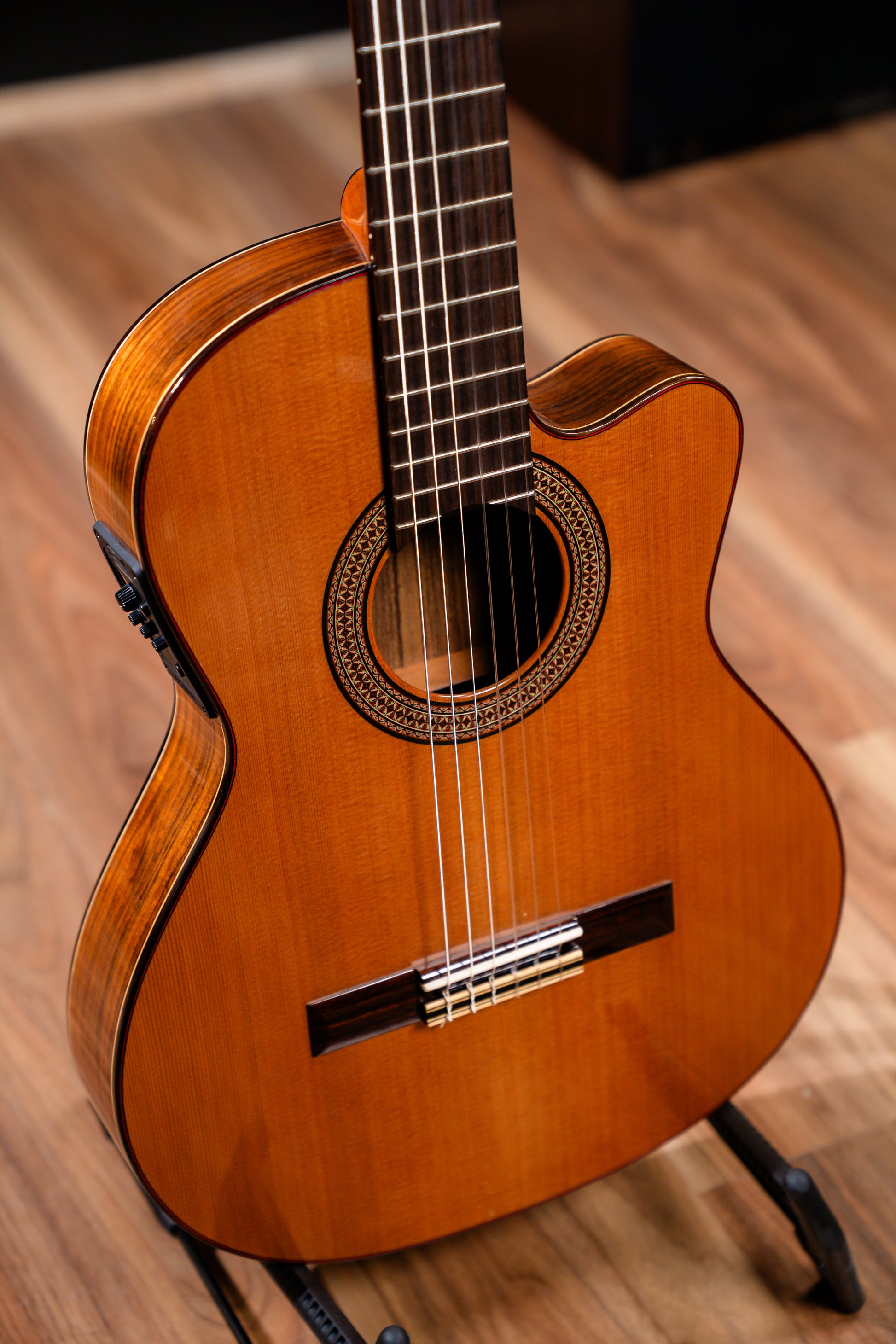 Altamira N300CT Thinline Classical Guitar w/Pickup + Cutaway - Pre-Owned