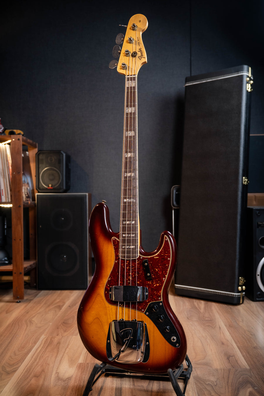 Fender Custom Shop 1966 Jazz Bass - Journeyman Relic - Tobacco Sunburst