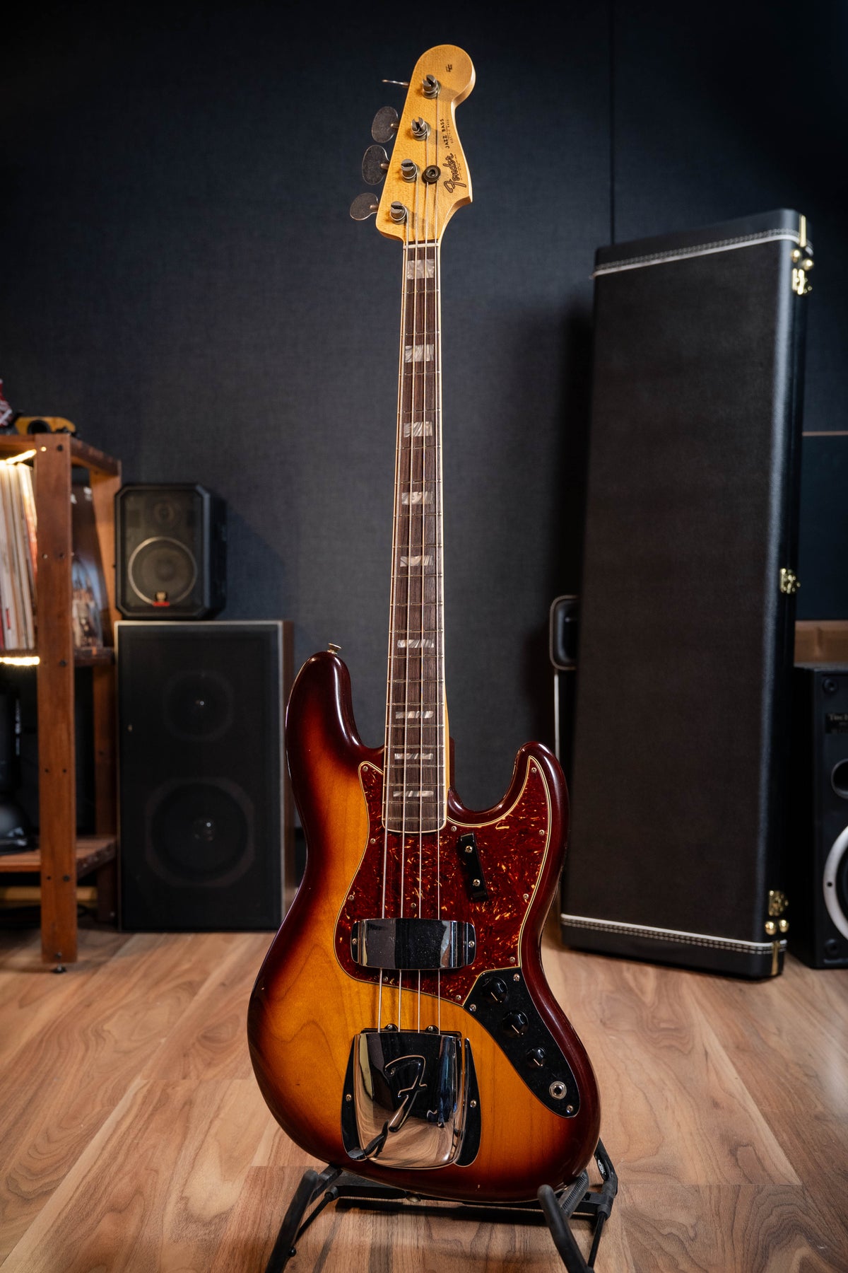 Fender Custom Shop 1966 Jazz Bass - Journeyman Relic - Tobacco Sunburst
