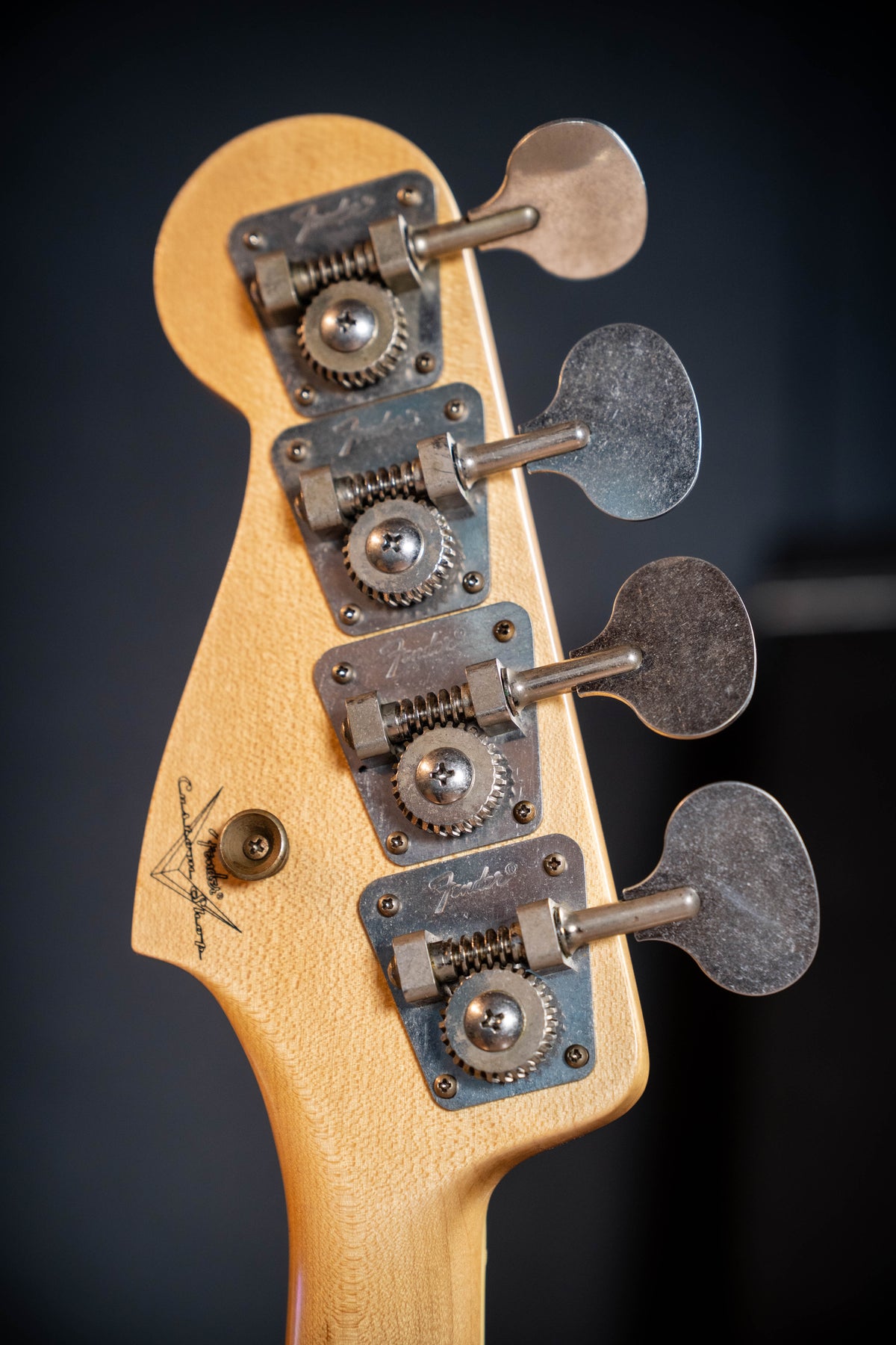 Fender Custom Shop 1966 Jazz Bass - Journeyman Relic - Tobacco Sunburst