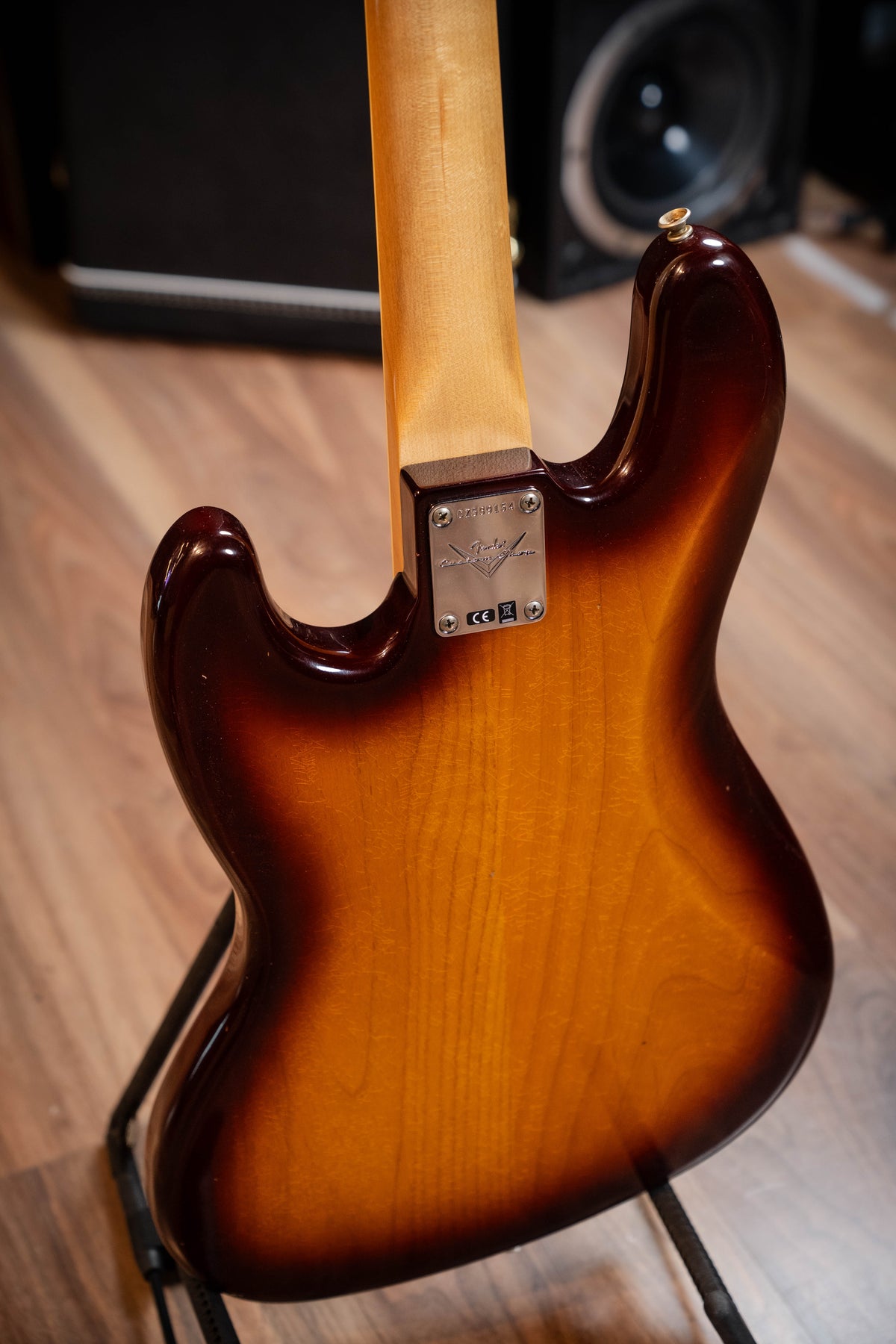 Fender Custom Shop 1966 Jazz Bass - Journeyman Relic - Tobacco Sunburst