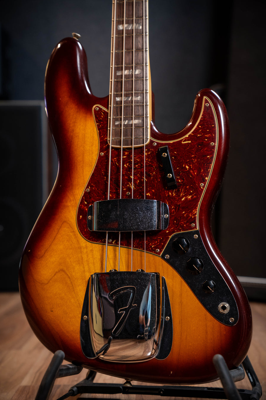 Fender Custom Shop 1966 Jazz Bass - Journeyman Relic - Tobacco Sunburst