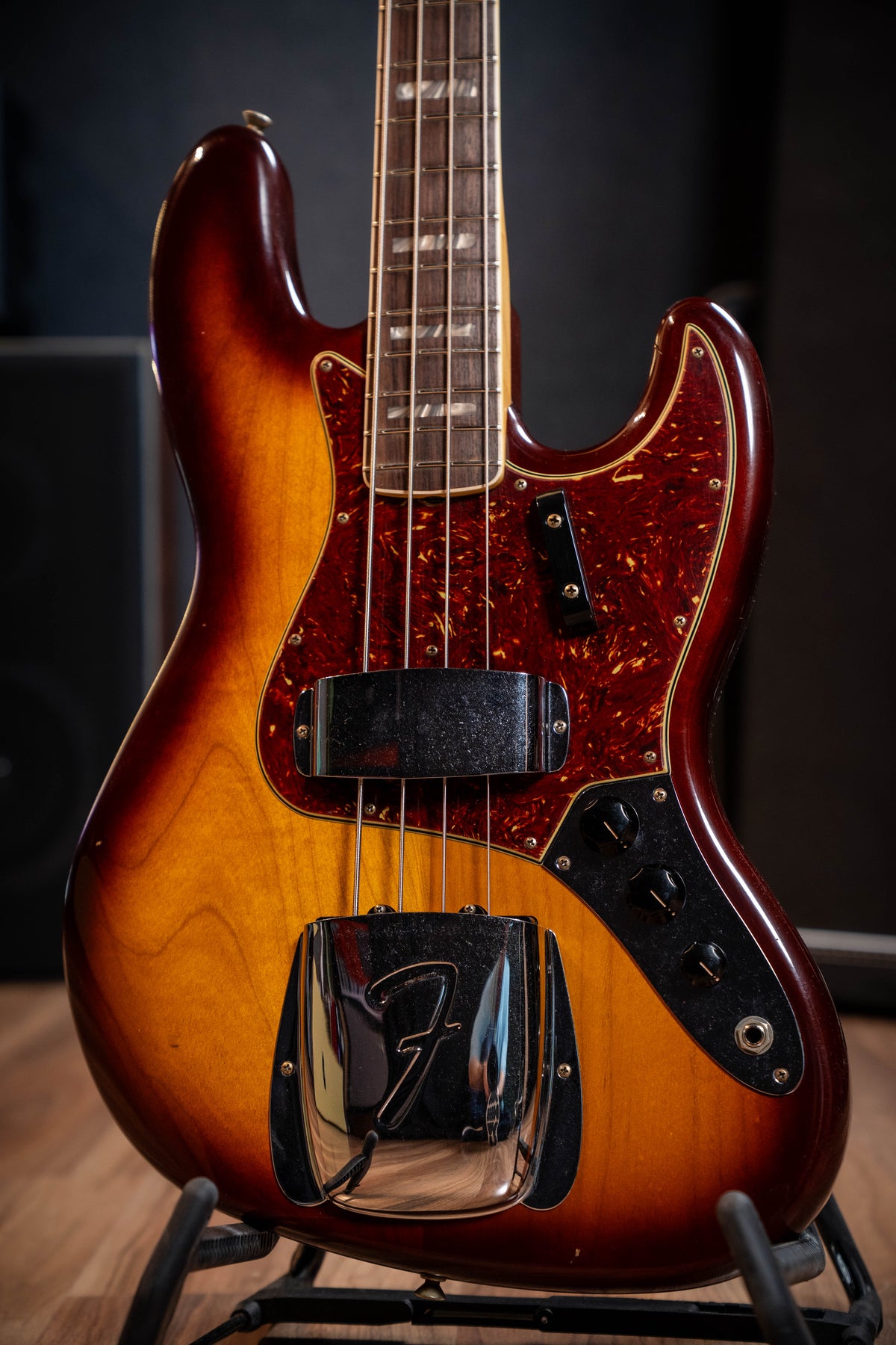 Fender Custom Shop 1966 Jazz Bass - Journeyman Relic - Tobacco Sunburst