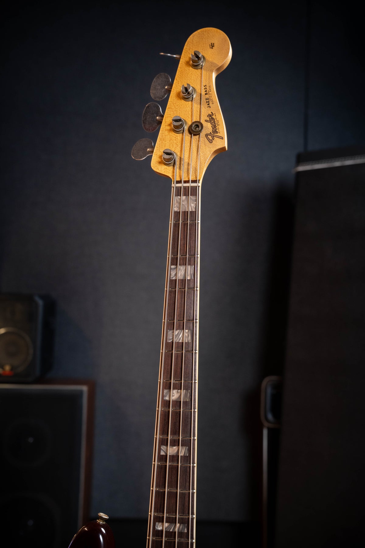 Fender Custom Shop 1966 Jazz Bass - Journeyman Relic - Tobacco Sunburst