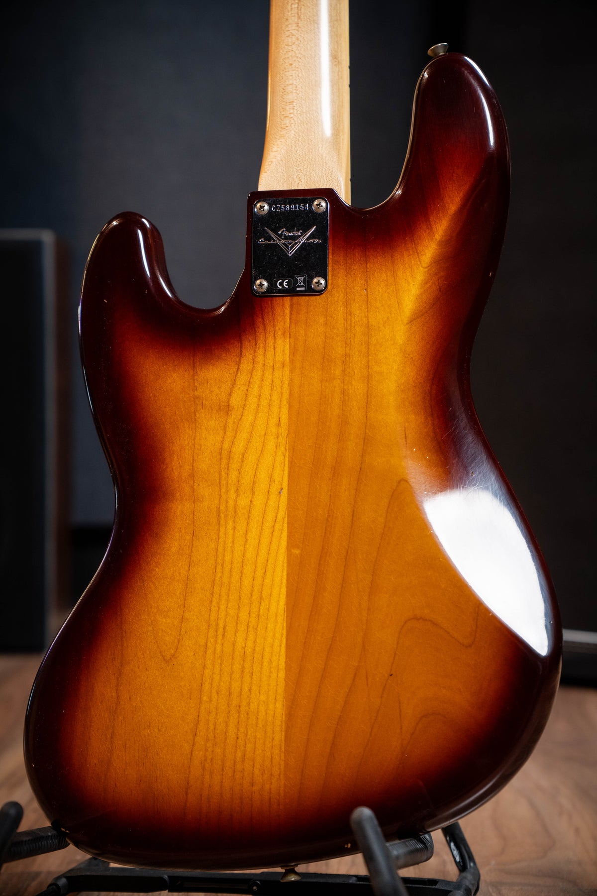 Fender Custom Shop 1966 Jazz Bass - Journeyman Relic - Tobacco Sunburst