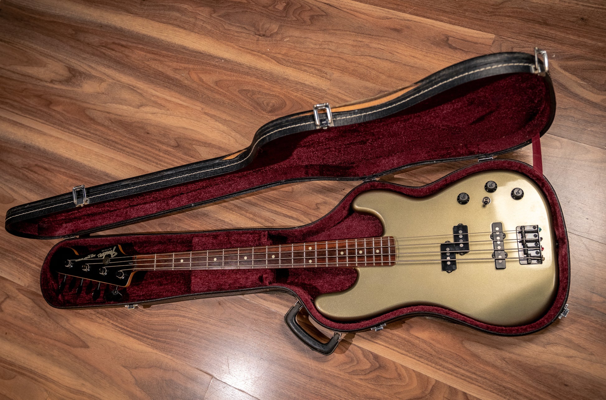 Fender '87 MIJ Jazz Bass Special w/Case - Jade Pearl Metallic - Pre-Owned