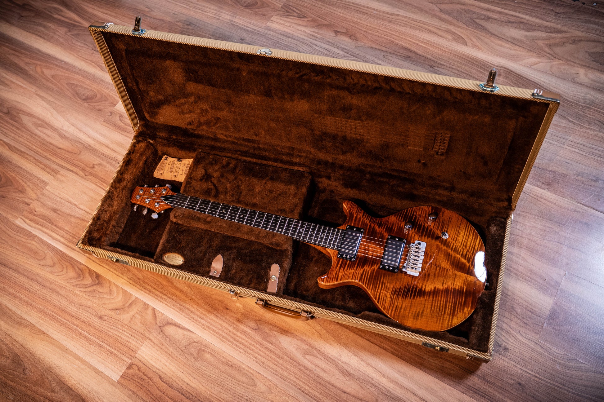 Carvin DC6T Flame Top w/Case - Pre-Owned
