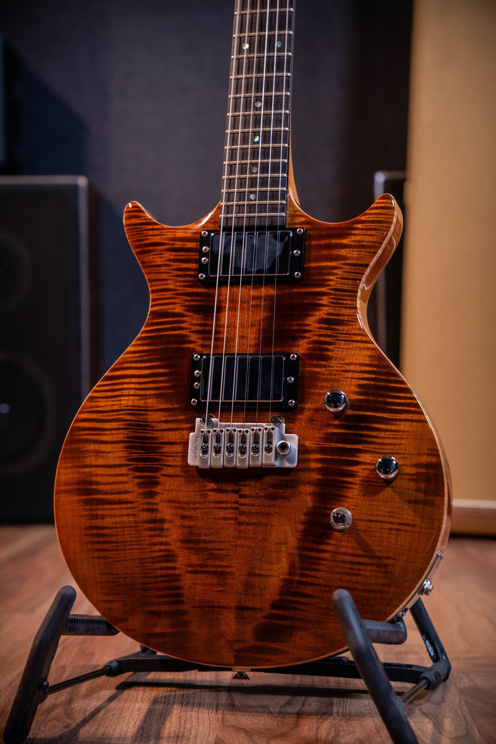 Carvin DC6T Flame Top w/Case - Pre-Owned