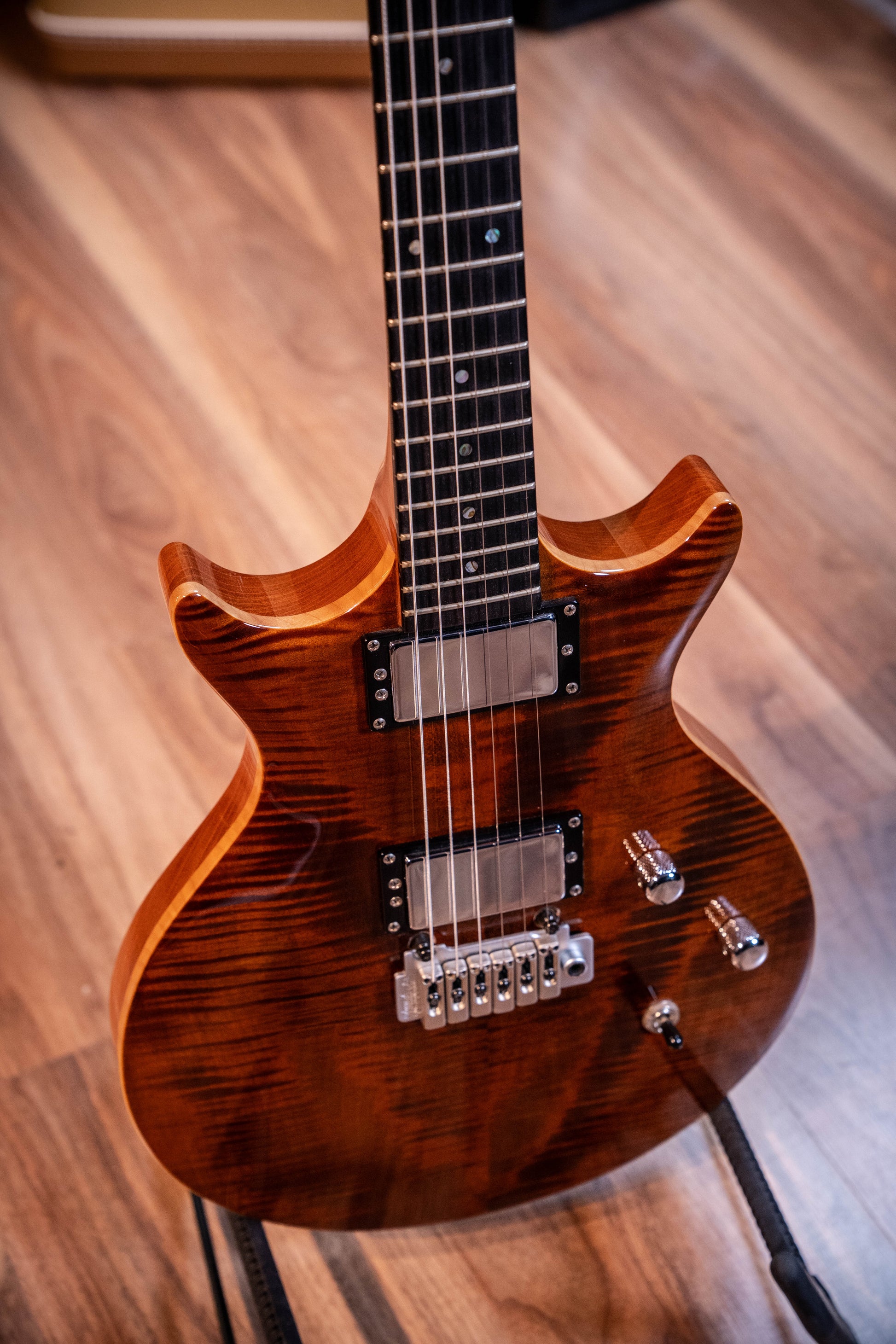 Carvin DC6T Flame Top w/Case - Pre-Owned