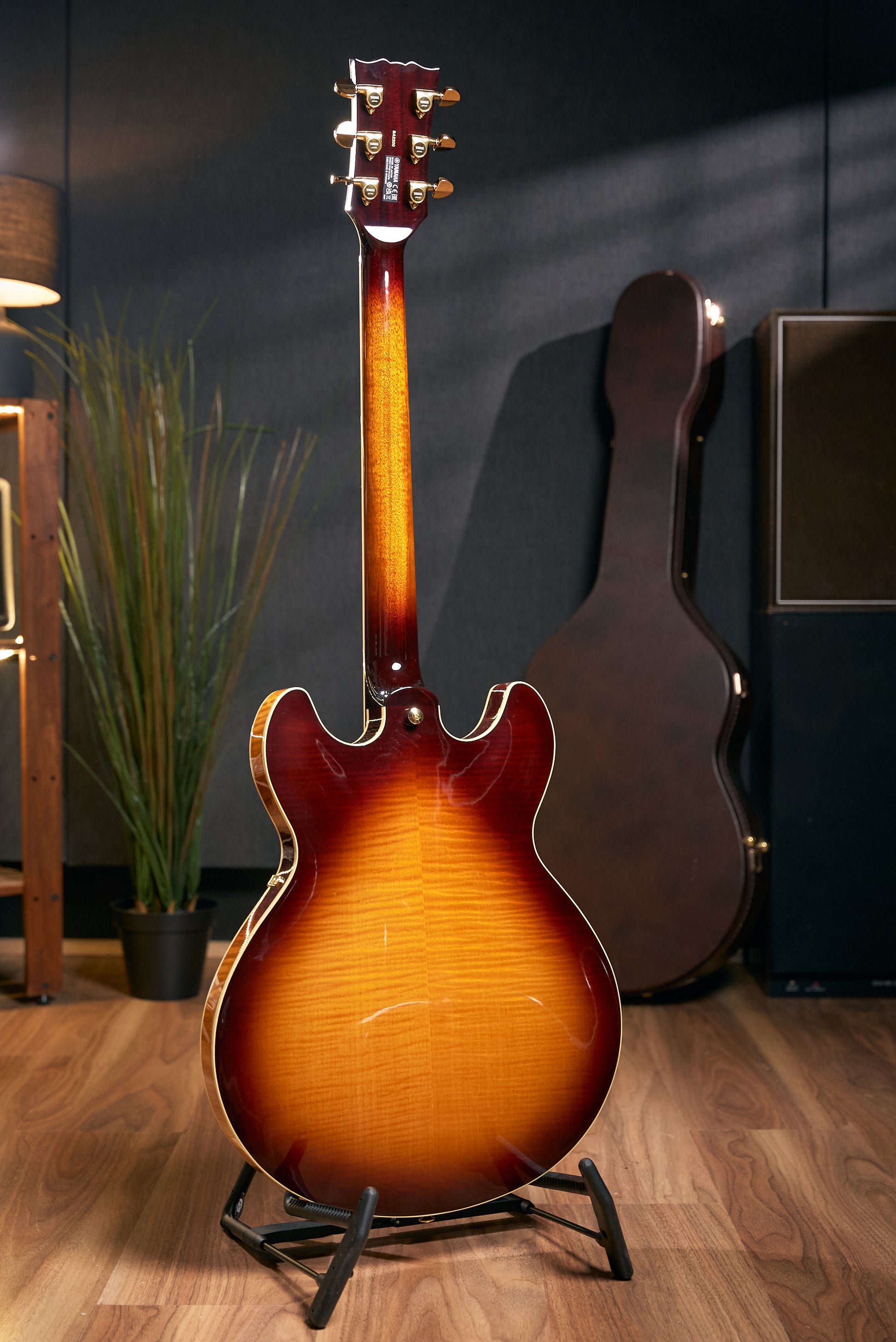 Yamaha SA2200 Semi-Hollow Electric Guitar - Violin Sunburst - Pre-Owned