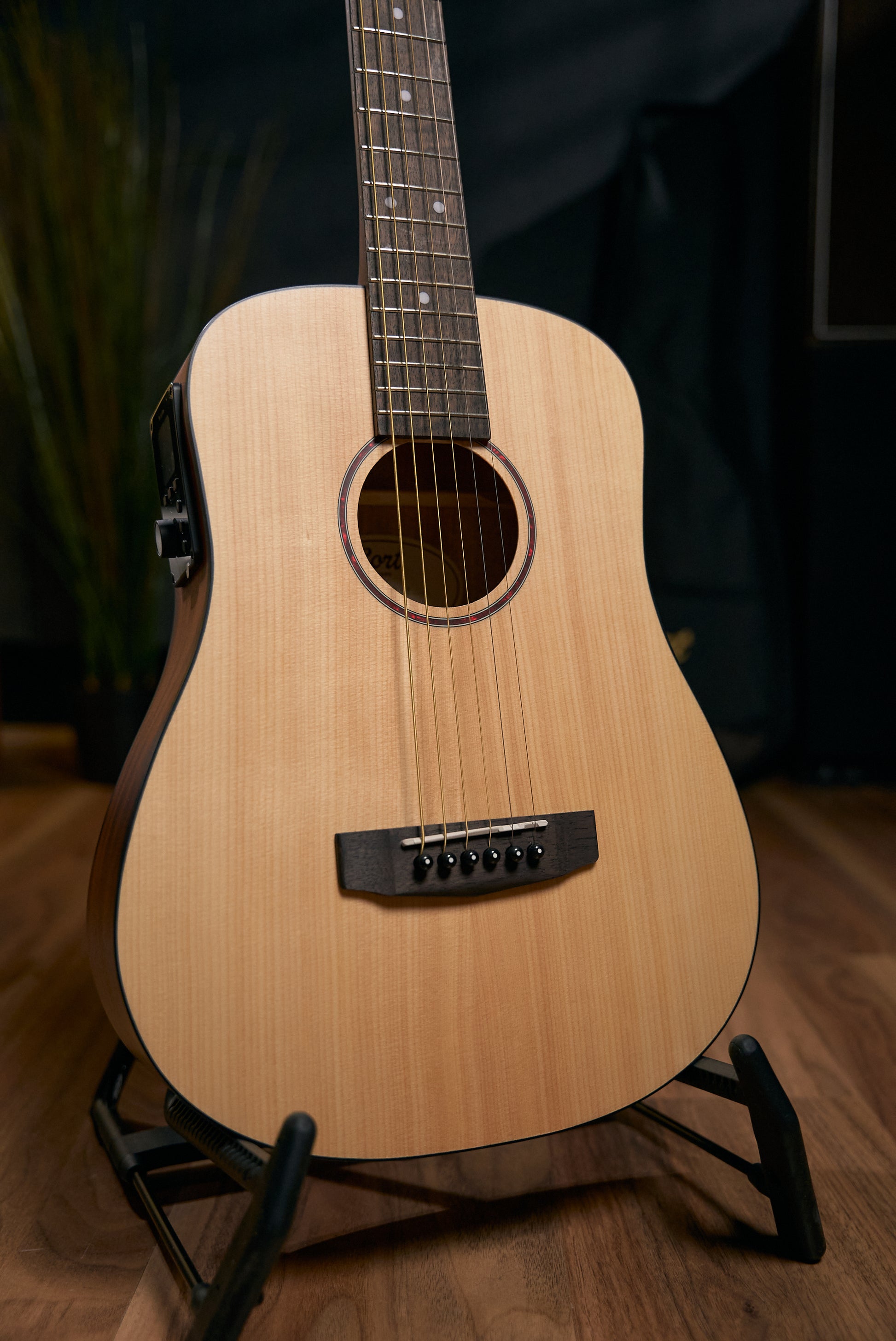 Cort Earth GO 3/4 Travel Acoustic w/HyVibe H2 Preamp - Pre-Owned