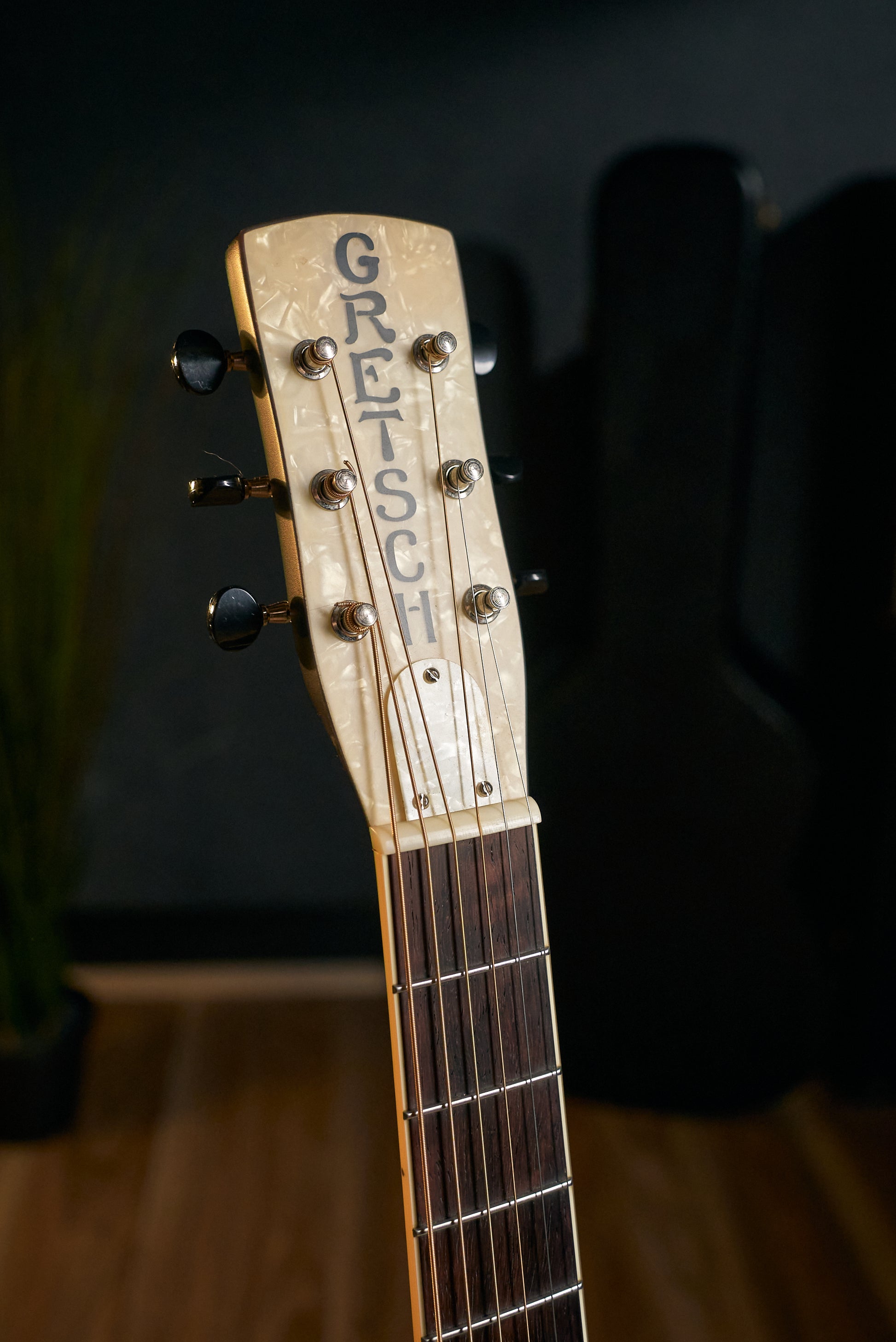 Gretsch G9220 Bobtail Resonator Guitar - Sunburst - Pre-Owned