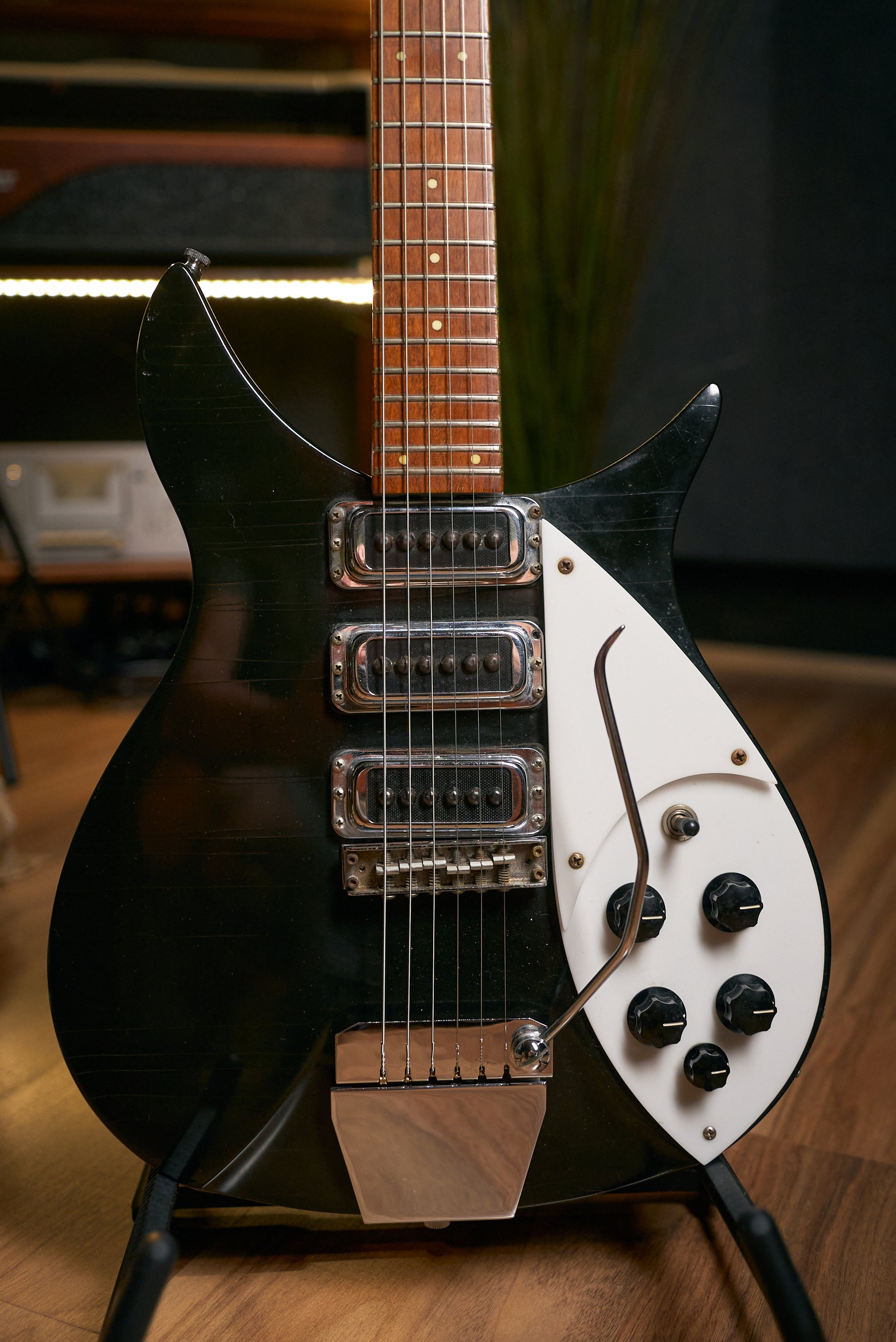 Rickenbacker 1988 350 Liverpool w/Case - JetGlo - Pre-Owned