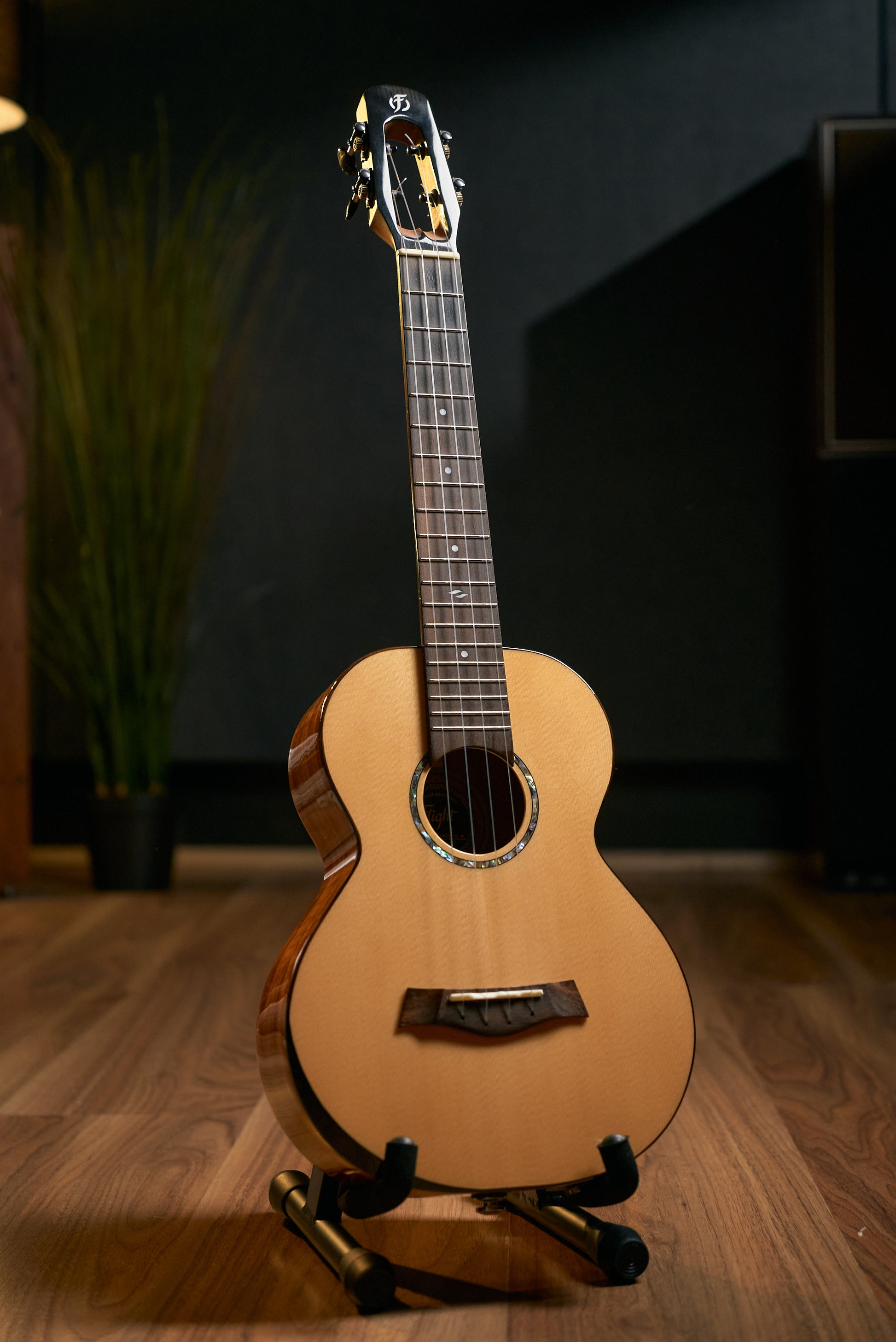 Flight Voyager Tenor Ukulele w/Pickup - Pre-Owned