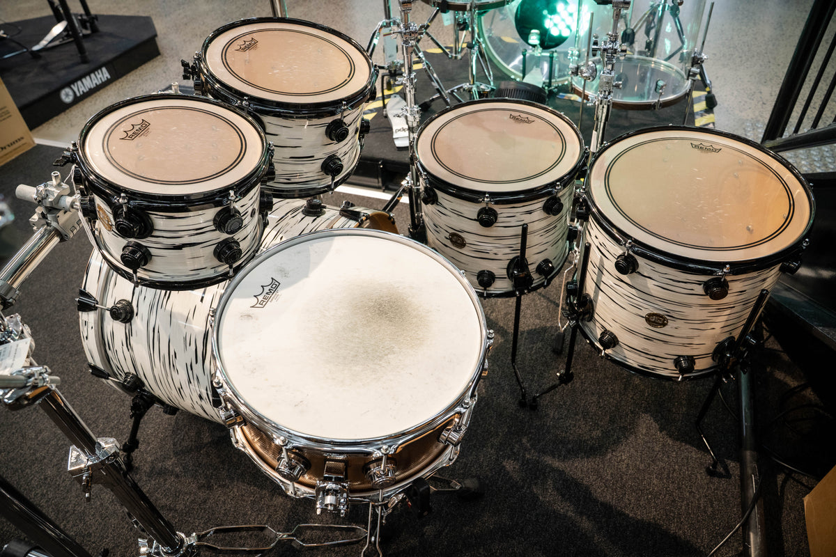 DW Collector's Series 5pc Maple Shell Pack - White Oyster Finish (10/12/14/16/22) - Pre-Owned