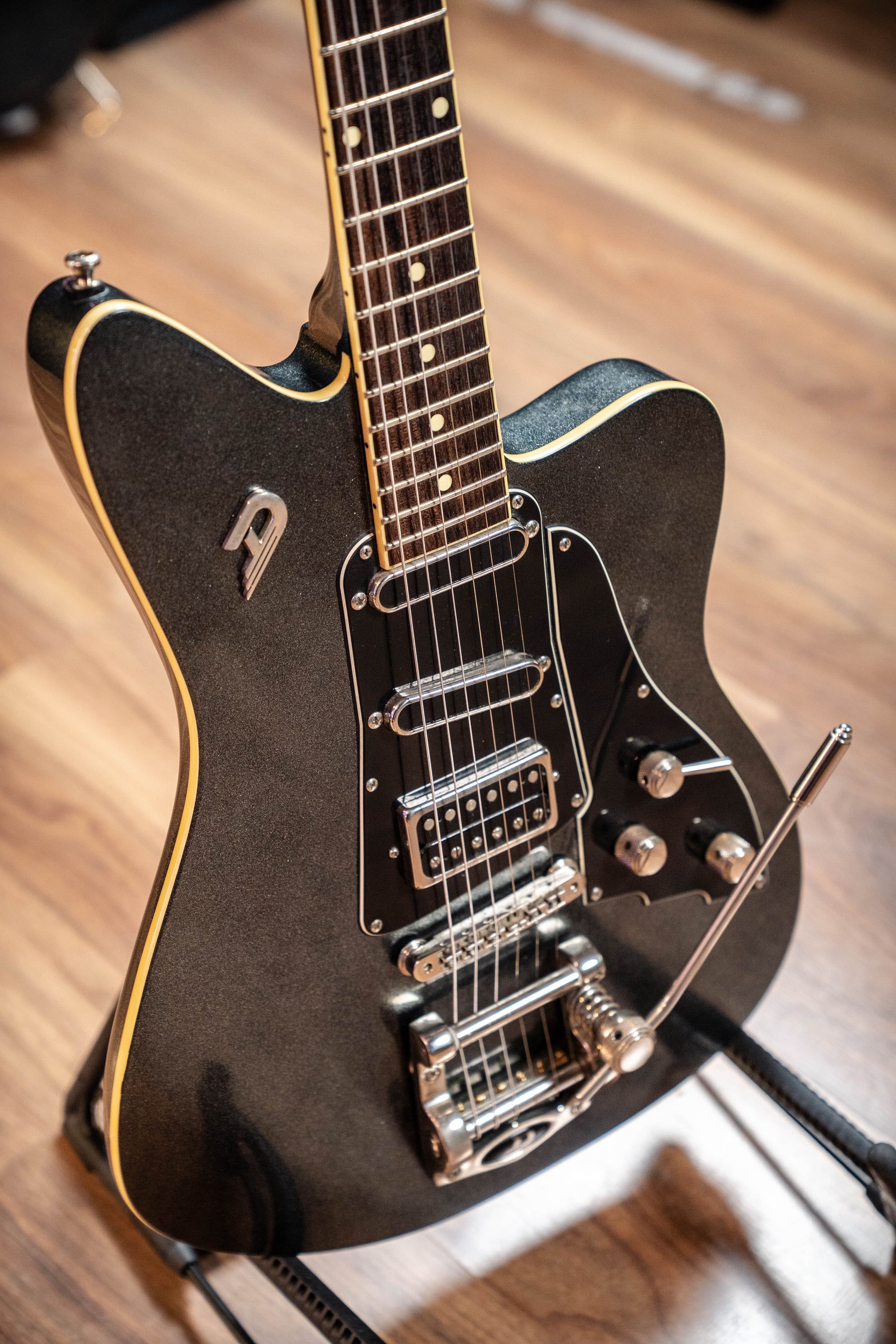 Duesenberg Paloma w/Orig. Case - Pre-Owned