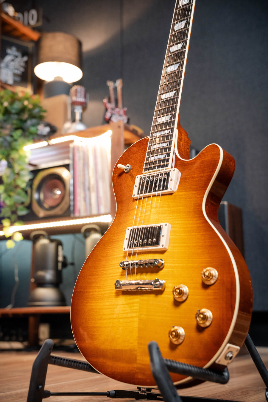 Eastman SB59GB LP Electric Guitar w/Case - Gold Burst - Pre-Owned