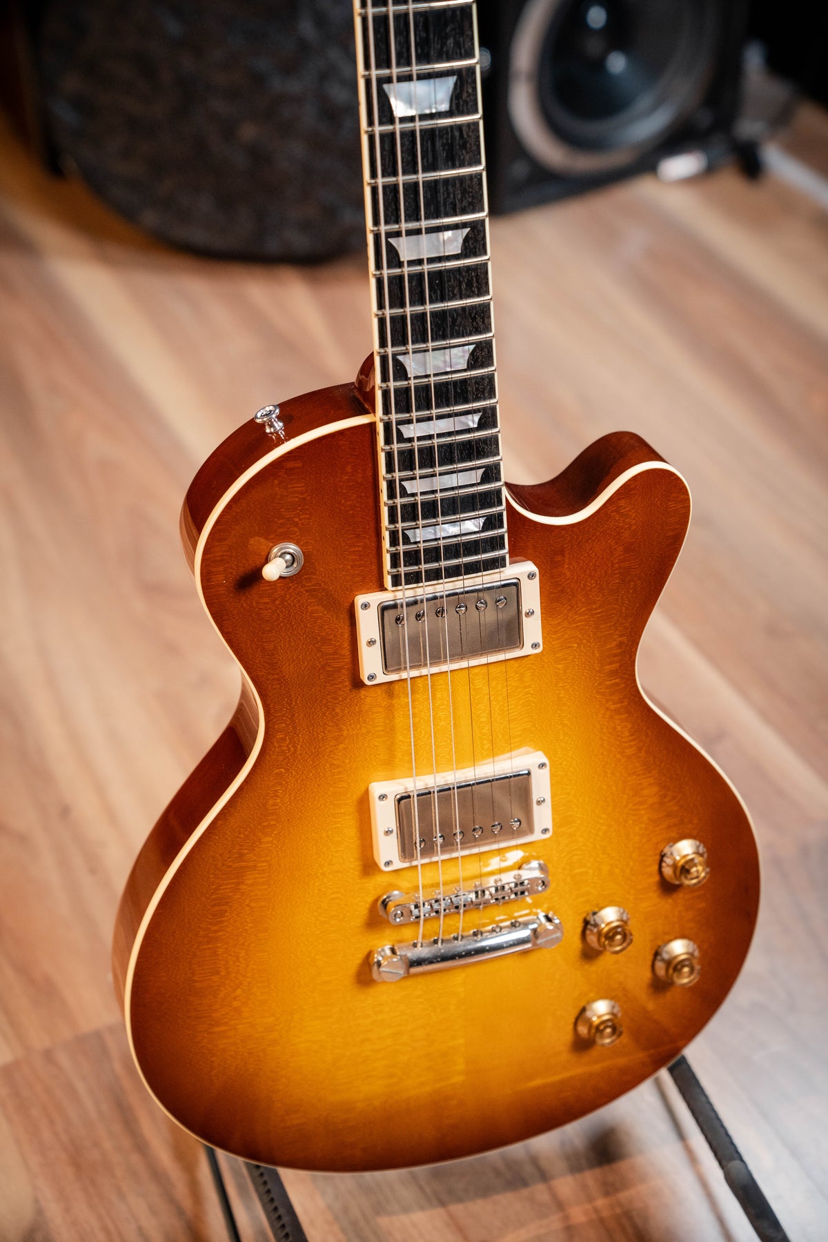 Eastman SB59GB LP Electric Guitar w/Case - Gold Burst - Pre-Owned