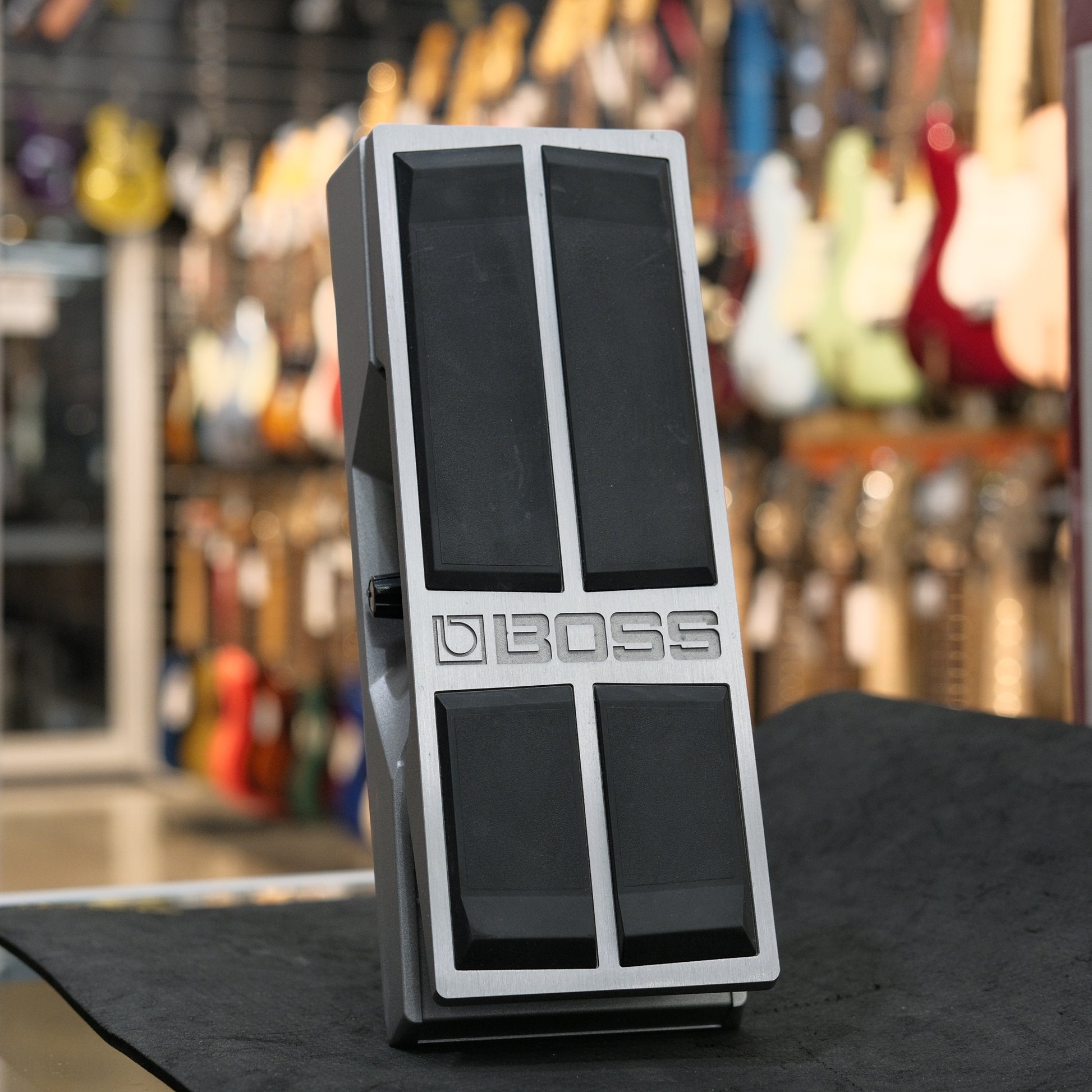 Boss FV500L Volume Pedal - Pre-Owned