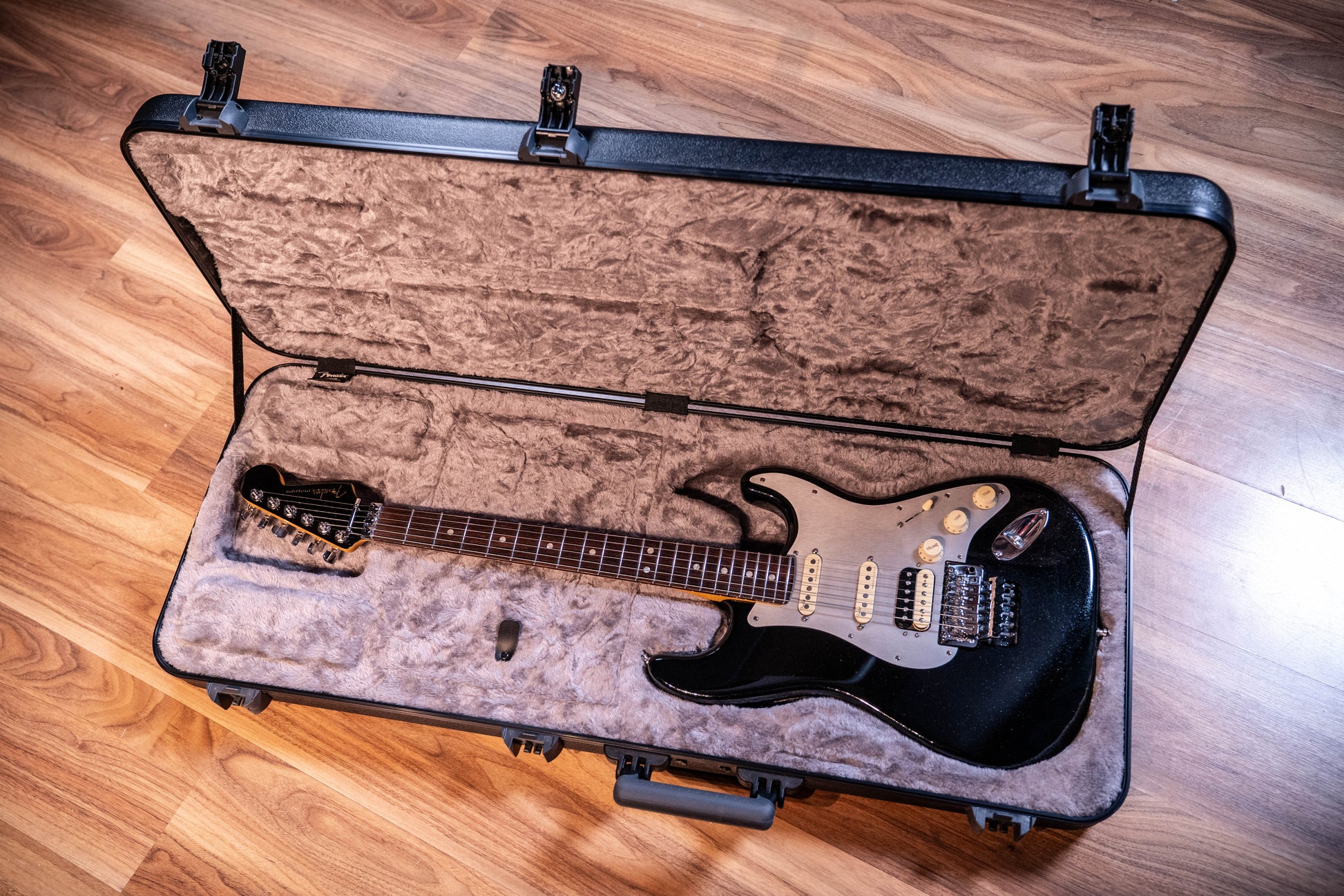 Fender Ultra Luxe Stratocaster HSS FR w/Case - Mystic Black RW - Pre-Owned