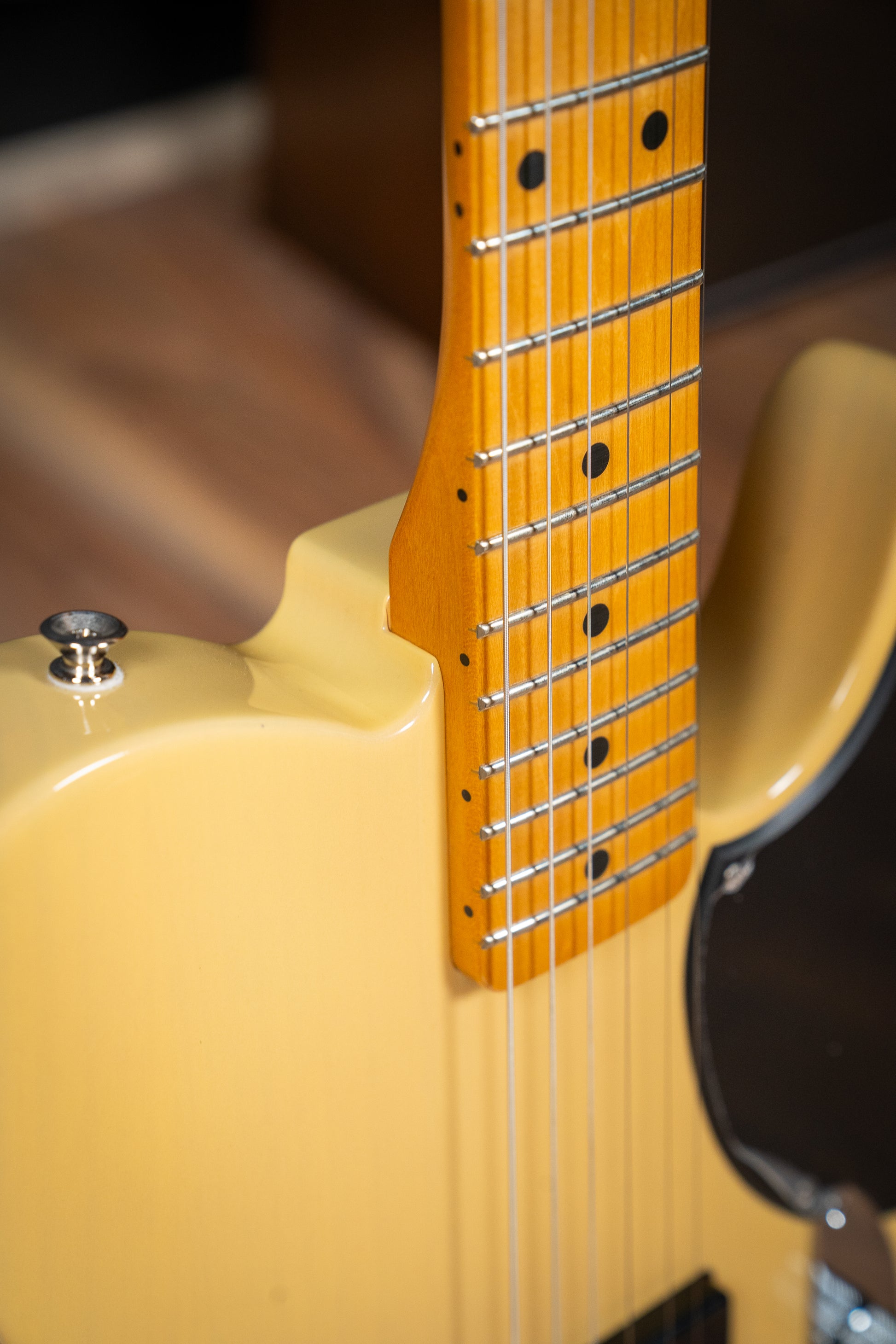 Fender 2021 MIM Noventa Telecaster w/Fender Case - Pre-Owned (Mint)