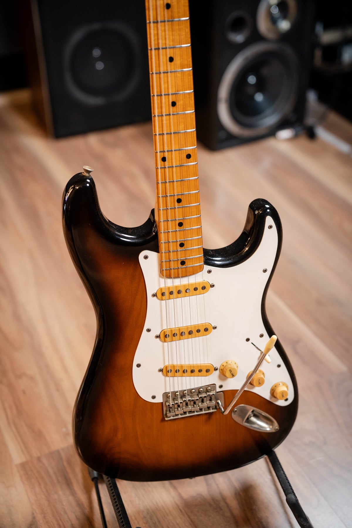 Fernandes FST60 Stone Logo Strat w/Gigbag - Sunburst - Pre-Owned