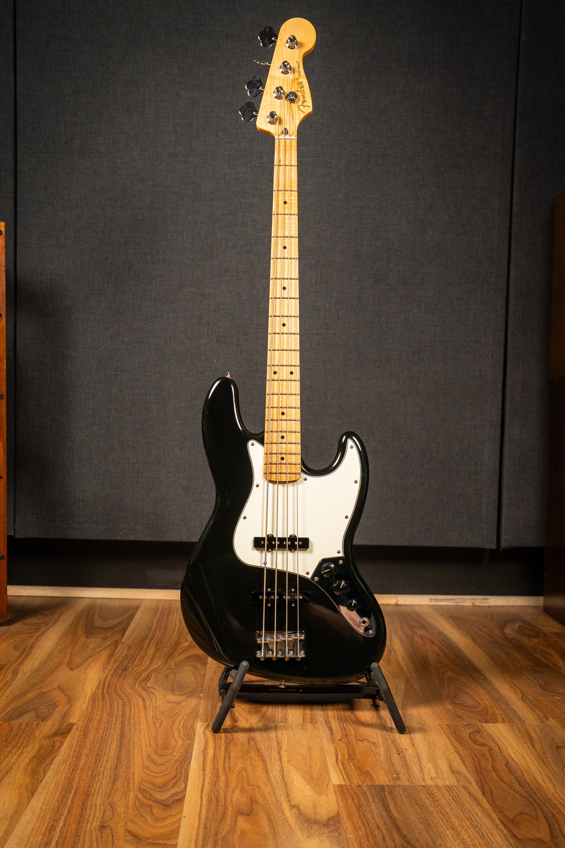 Fender Player Jazz Bass w/62 Custom Shop Pickups - Black - Pre-Owned