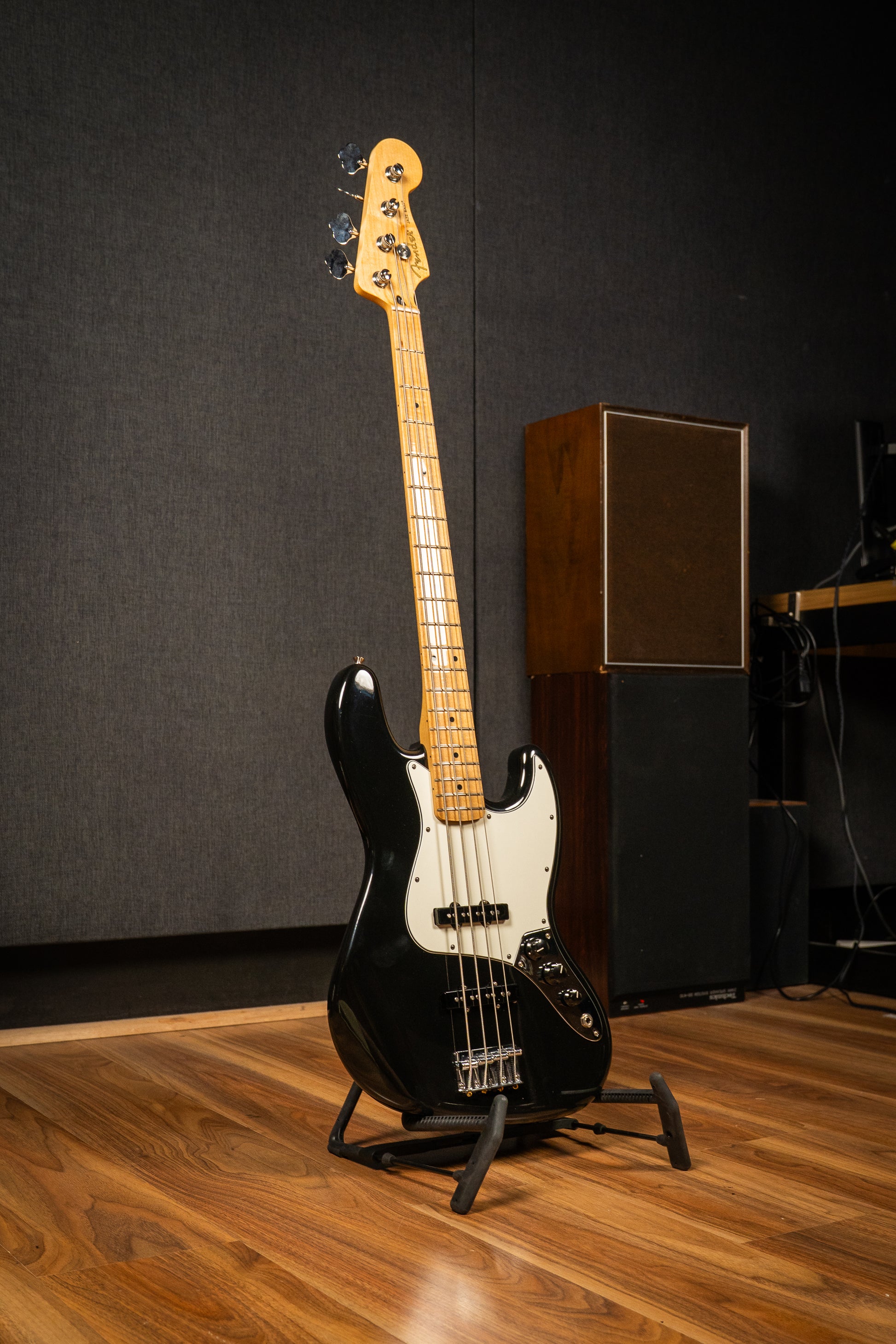 Fender Player Jazz Bass w/62 Custom Shop Pickups - Black - Pre-Owned