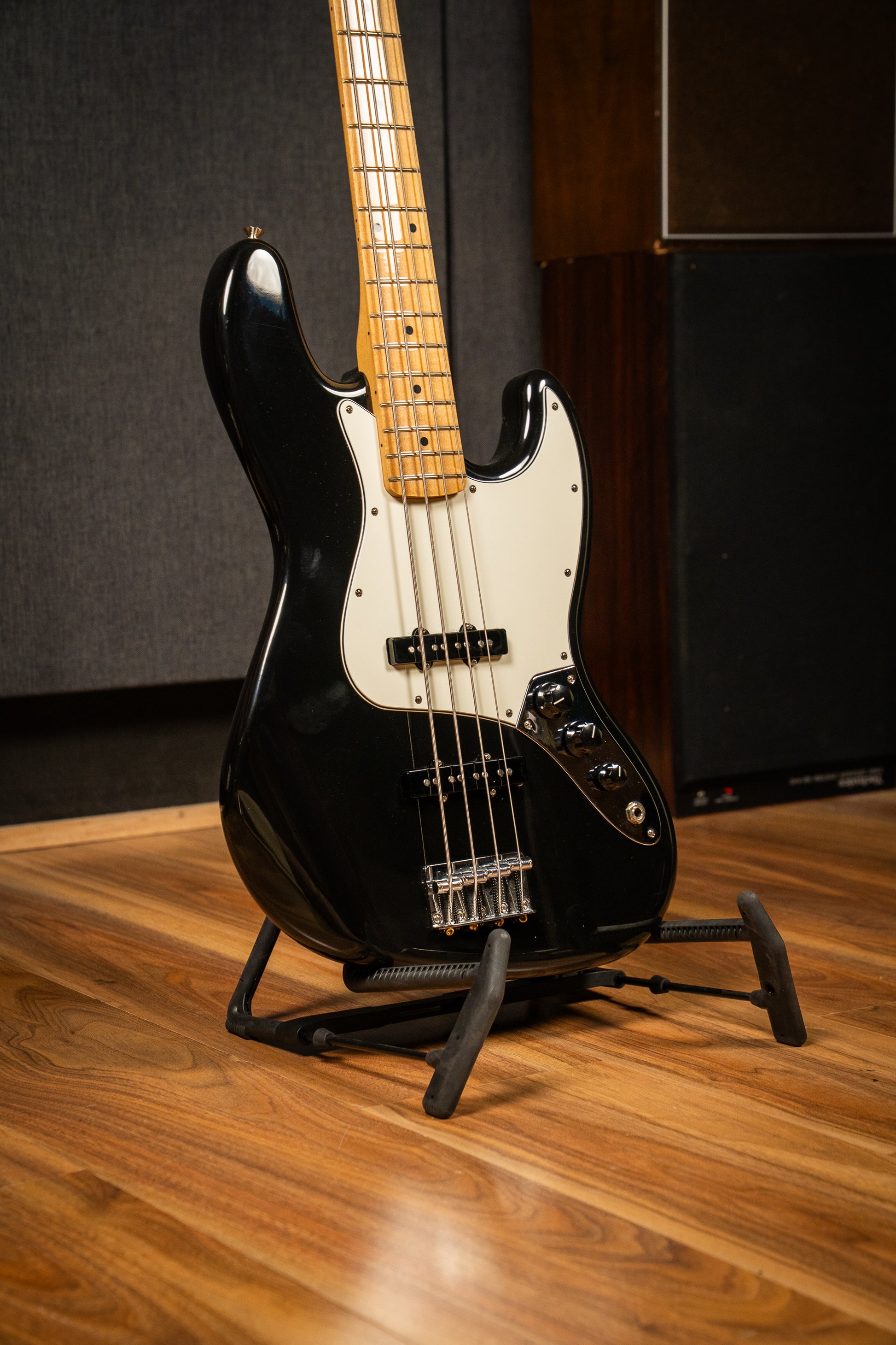 Fender Player Jazz Bass w/62 Custom Shop Pickups - Black - Pre-Owned