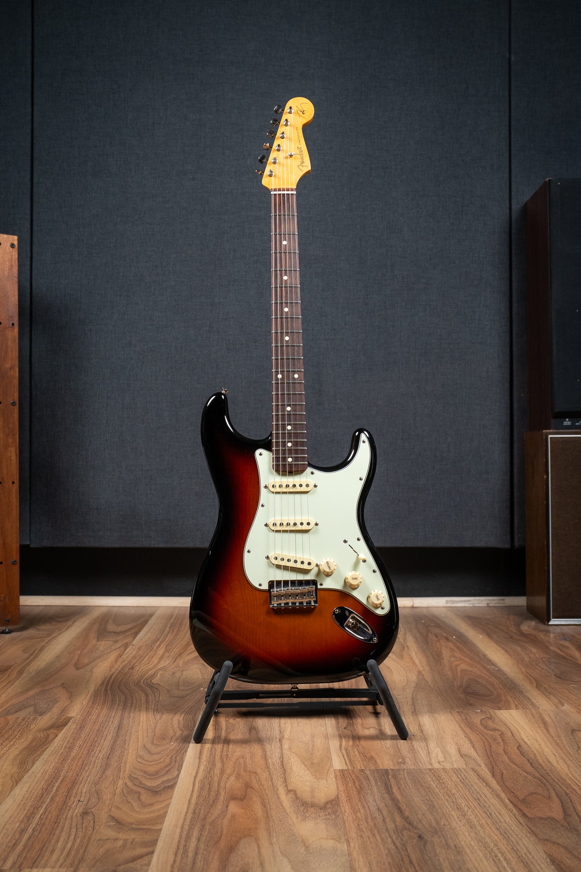 Fender Robert Cray Signature HT Stratocaster w/Gigbag - Sunburst - Pre-Owned