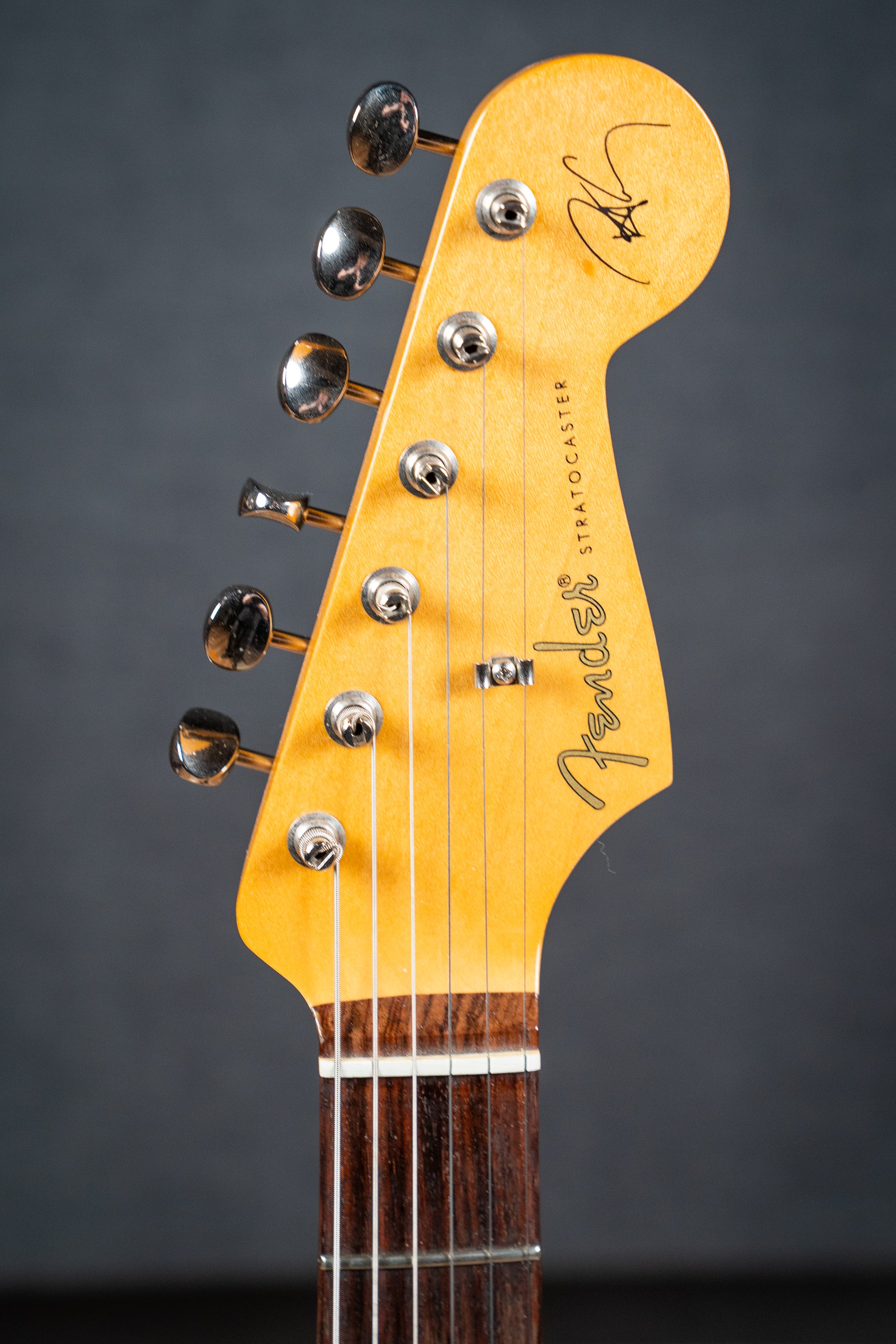 Fender Robert Cray Signature HT Stratocaster w/Gigbag - Sunburst - Pre-Owned