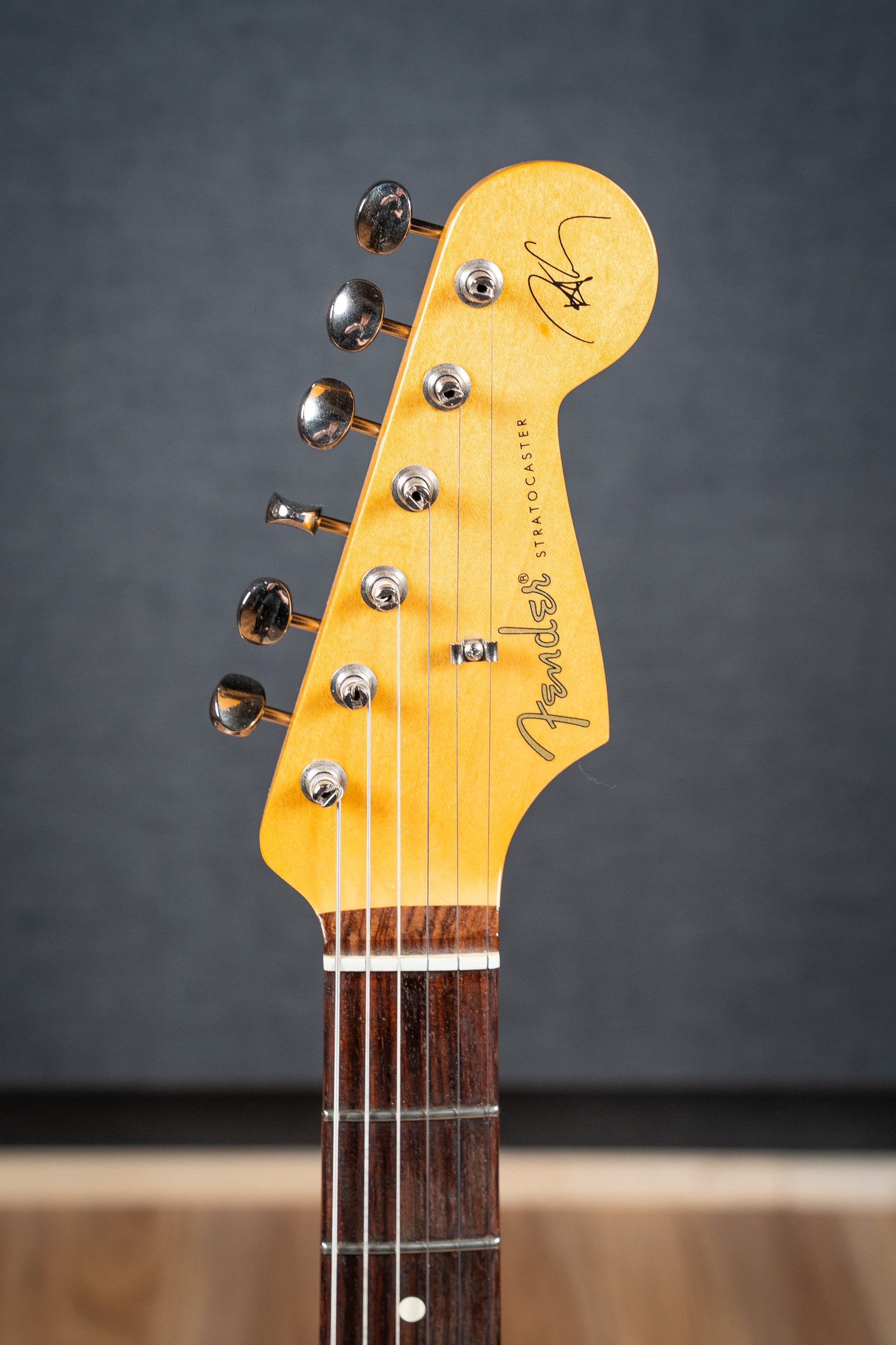 Fender Robert Cray Signature HT Stratocaster w/Gigbag - Sunburst - Pre-Owned