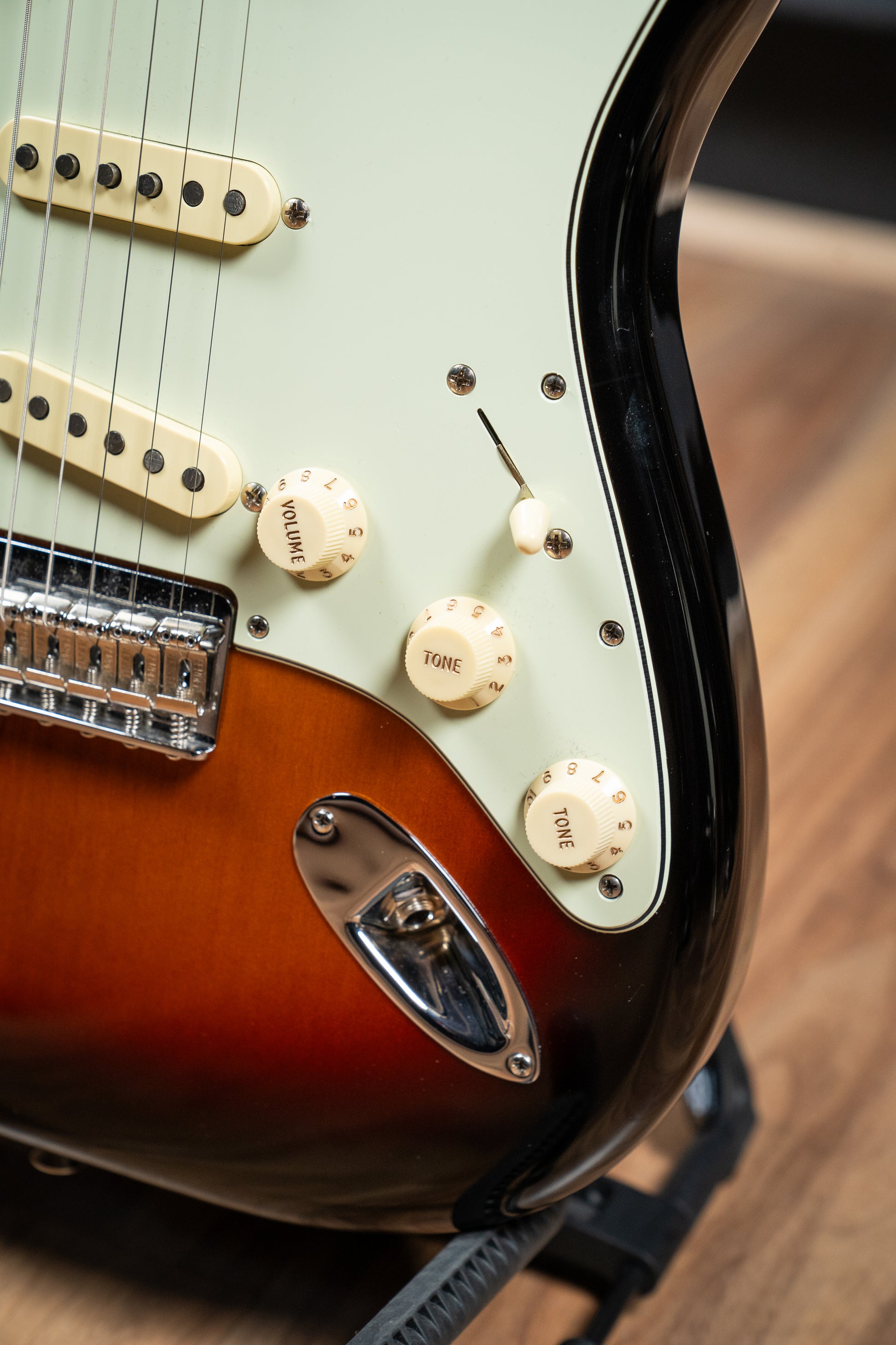 Fender Robert Cray Signature HT Stratocaster w/Gigbag - Sunburst - Pre-Owned