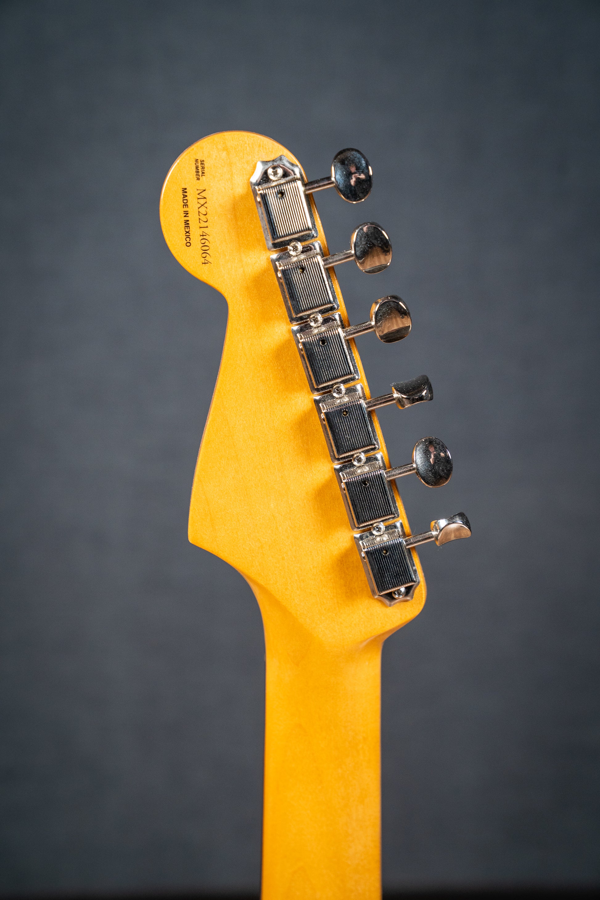 Fender Robert Cray Signature HT Stratocaster w/Gigbag - Sunburst - Pre-Owned