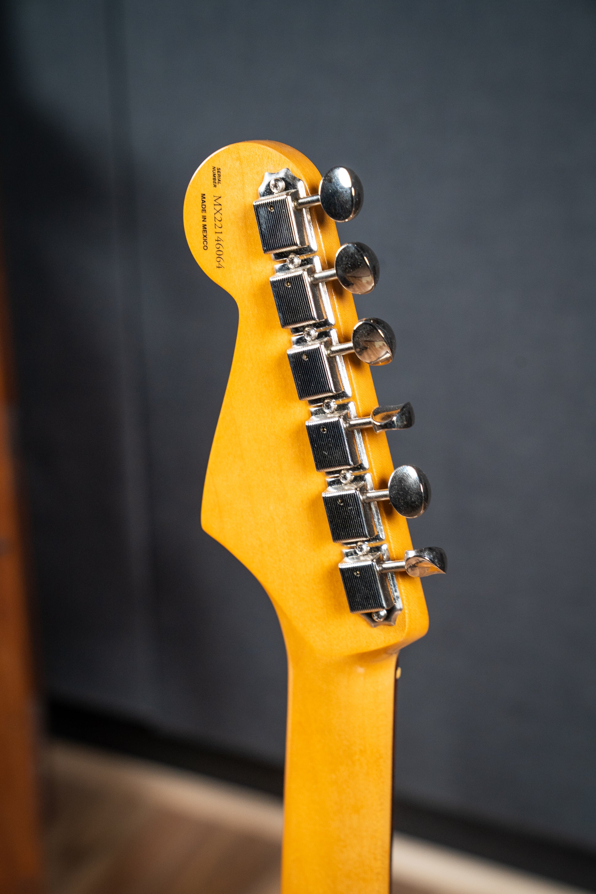 Fender Robert Cray Signature HT Stratocaster w/Gigbag - Sunburst - Pre-Owned