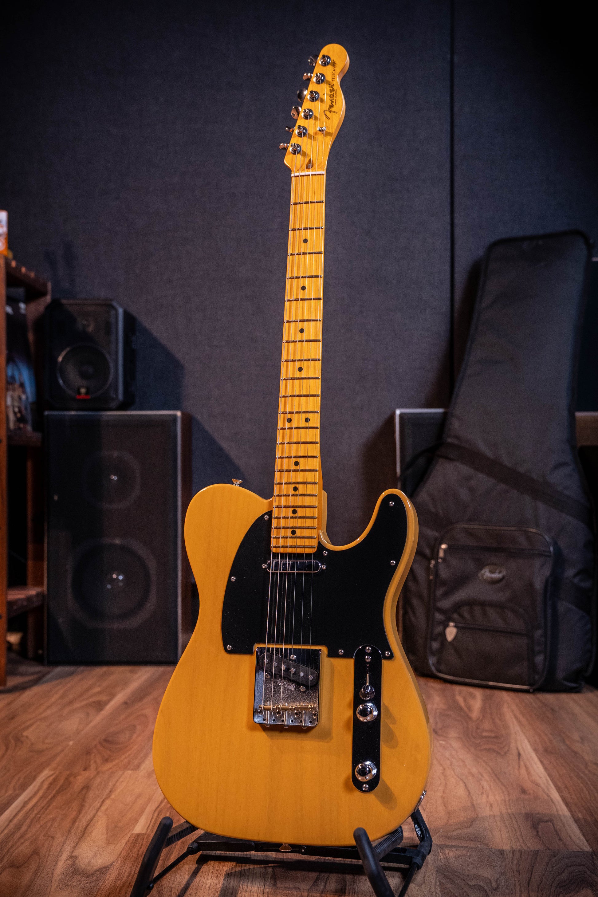 Fender American Professional Classic Telecaster w/Gigbag - Butterscotch Blonde - Pre-Owned