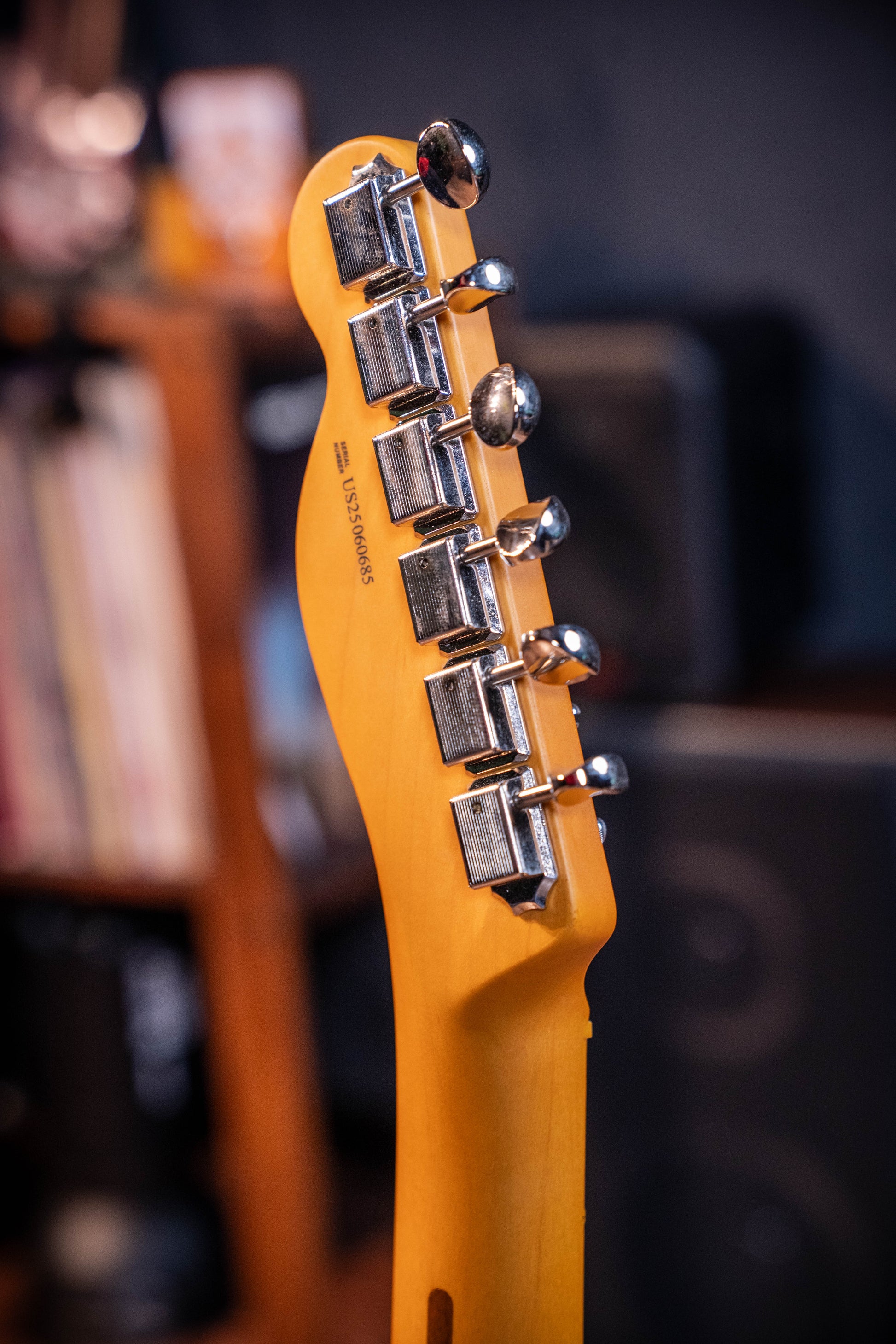 Fender American Professional Classic Telecaster w/Gigbag - Butterscotch Blonde - Pre-Owned