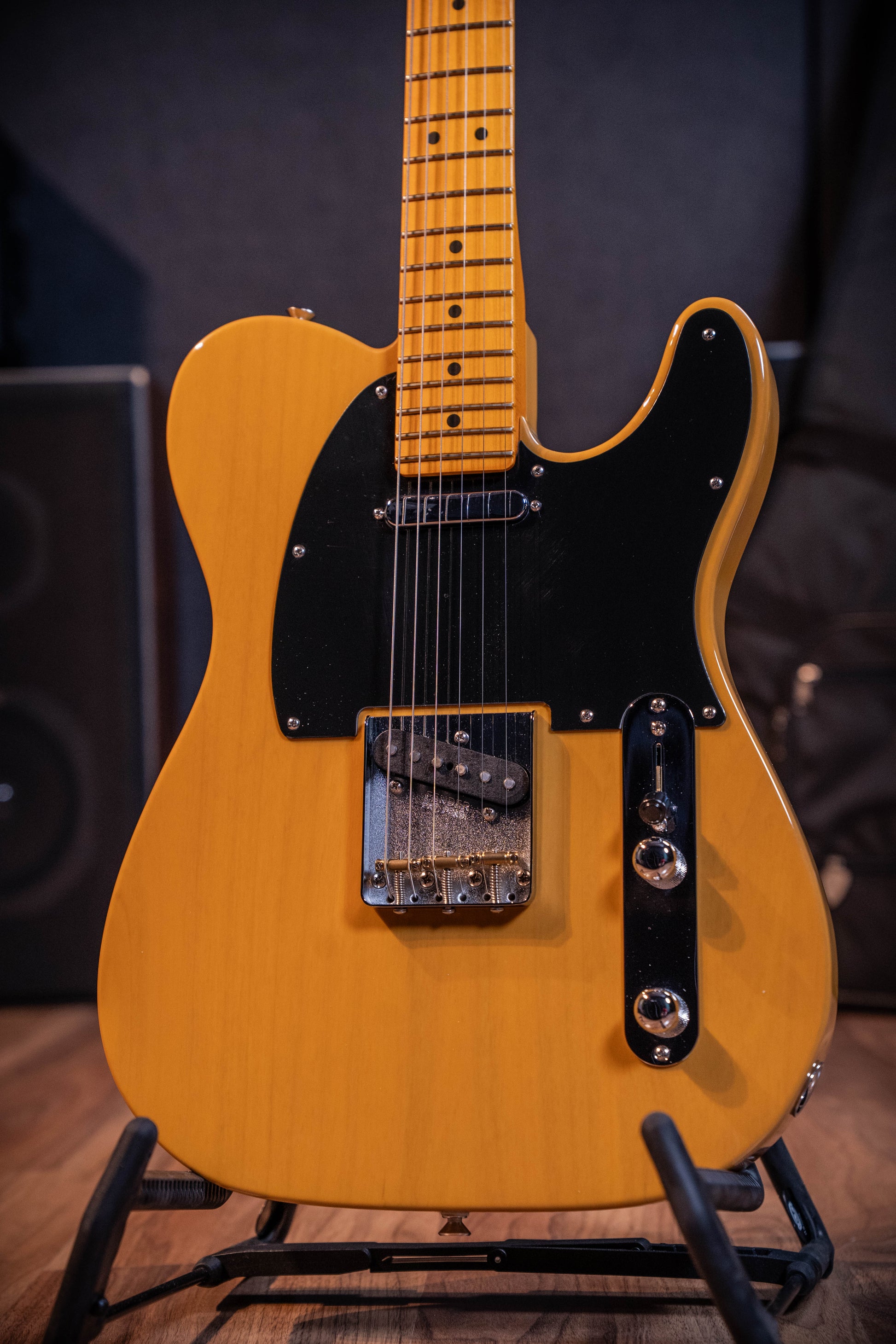 Fender American Professional Classic Telecaster w/Gigbag - Butterscotch Blonde - Pre-Owned