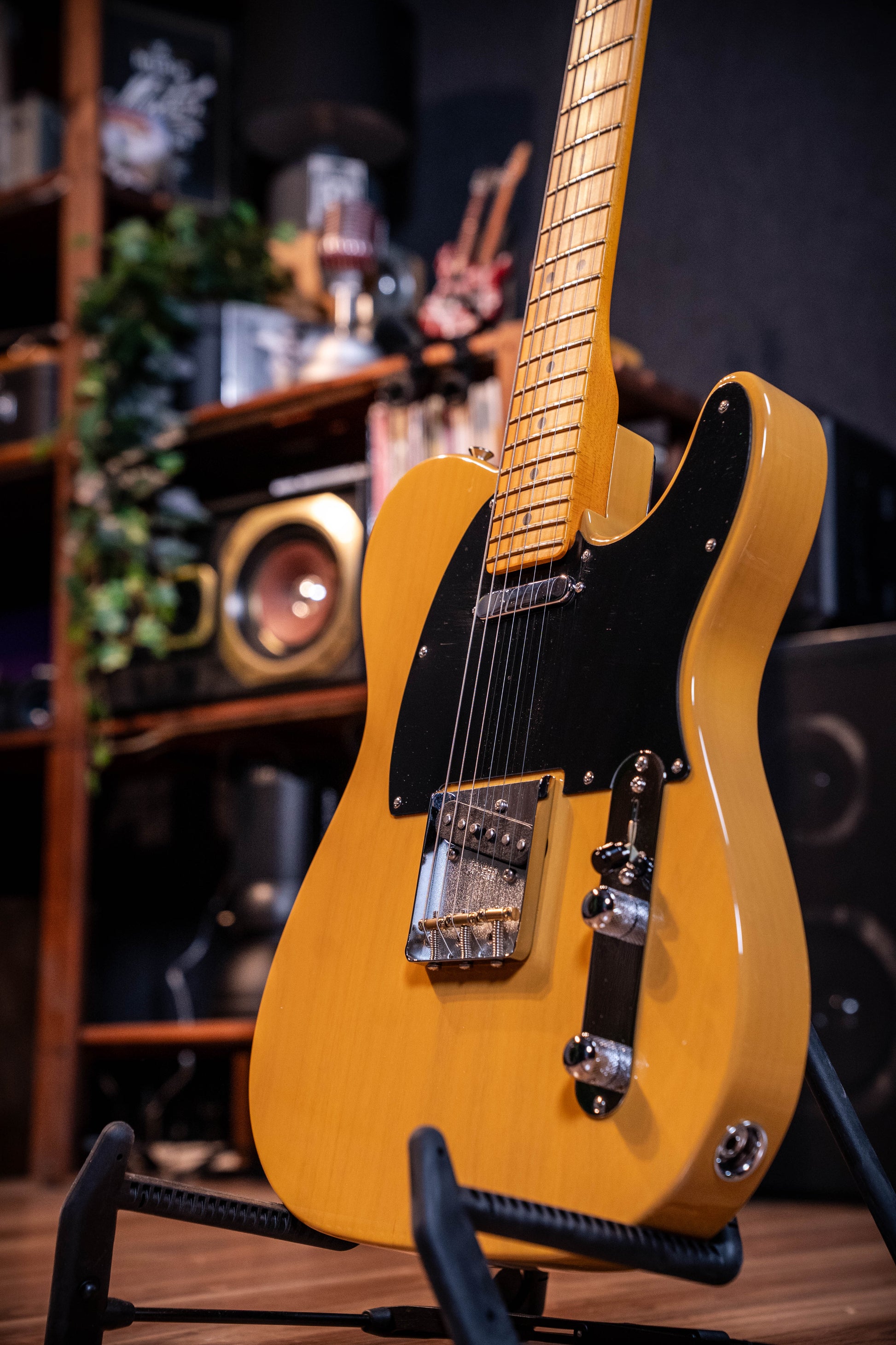 Fender American Professional Classic Telecaster w/Gigbag - Butterscotch Blonde - Pre-Owned