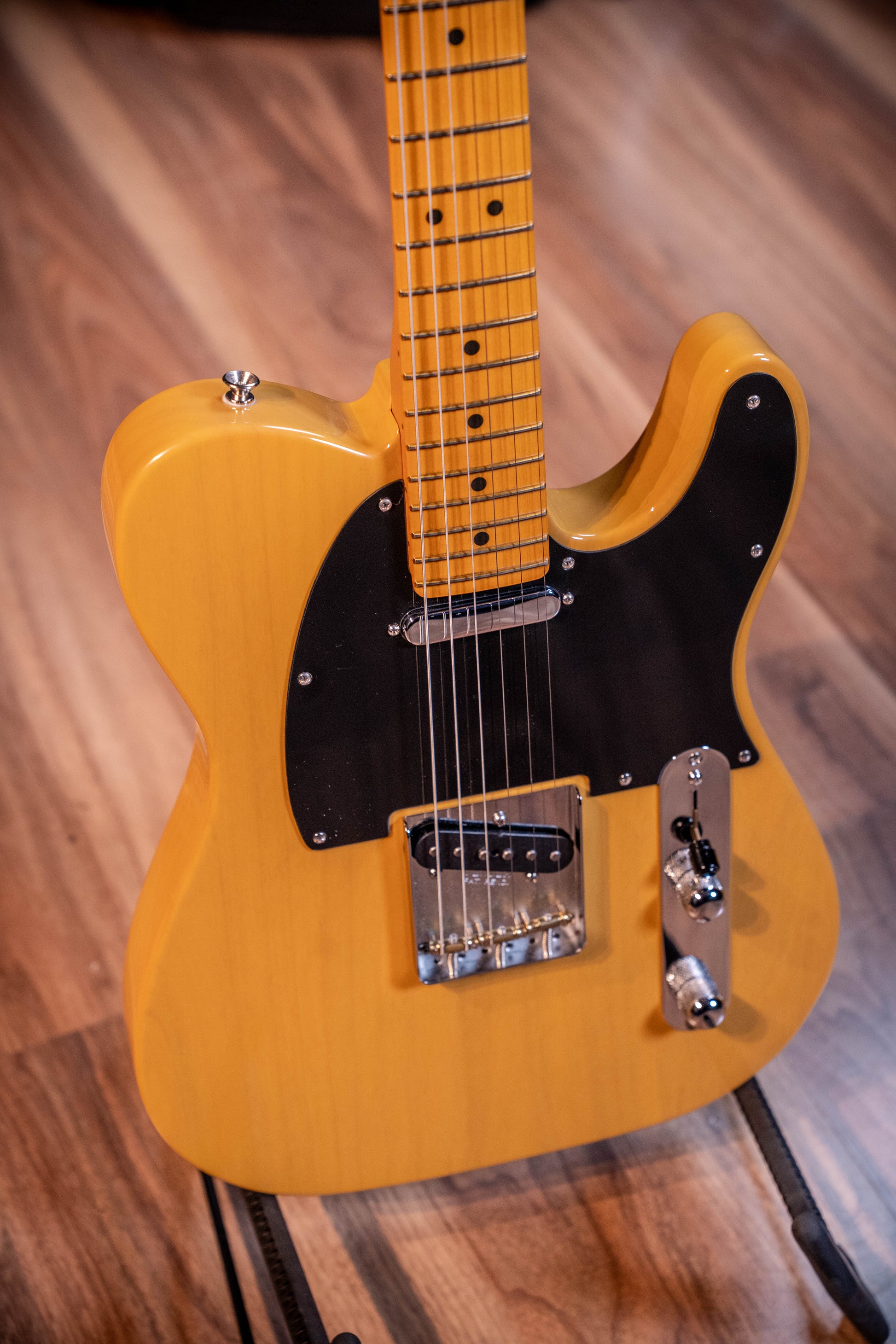 Fender American Professional Classic Telecaster w/Gigbag - Butterscotch Blonde - Pre-Owned