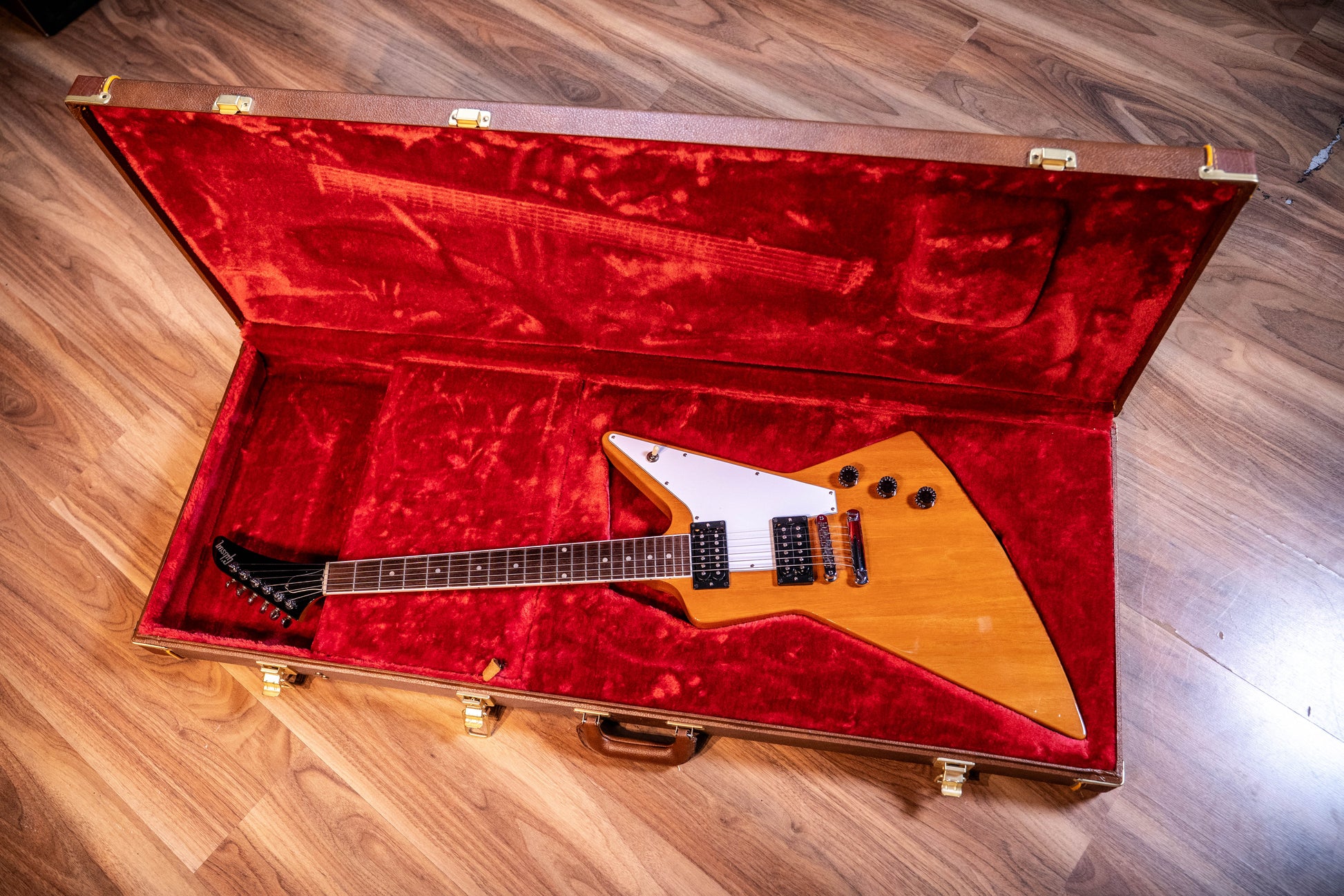 Gibson 70's Explorer w/Case - Antique Natural - Pre-Owned (#213140139)