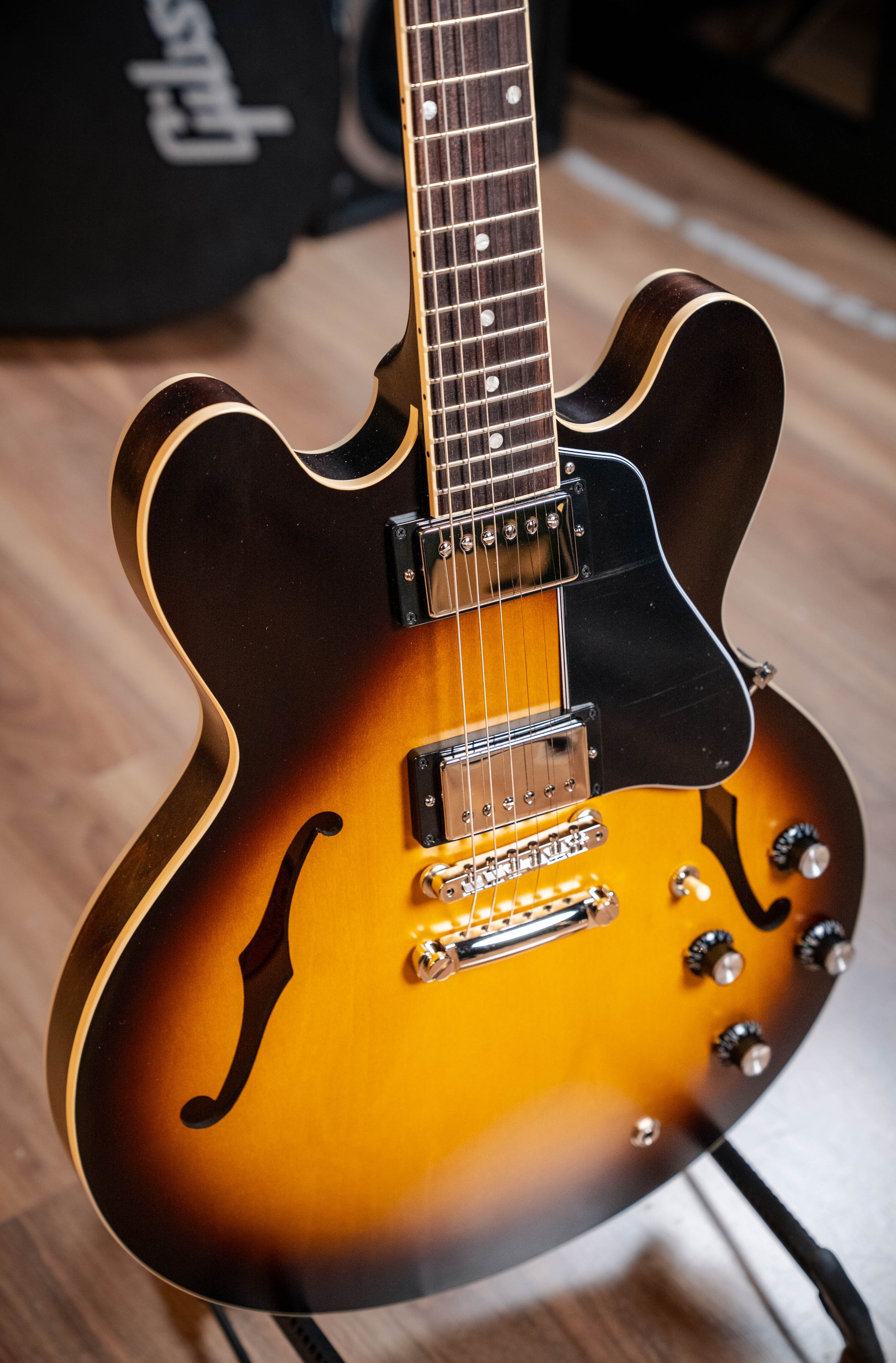 Gibson ES-335 Satin w/Case - Vintage Burst - Pre-Owned