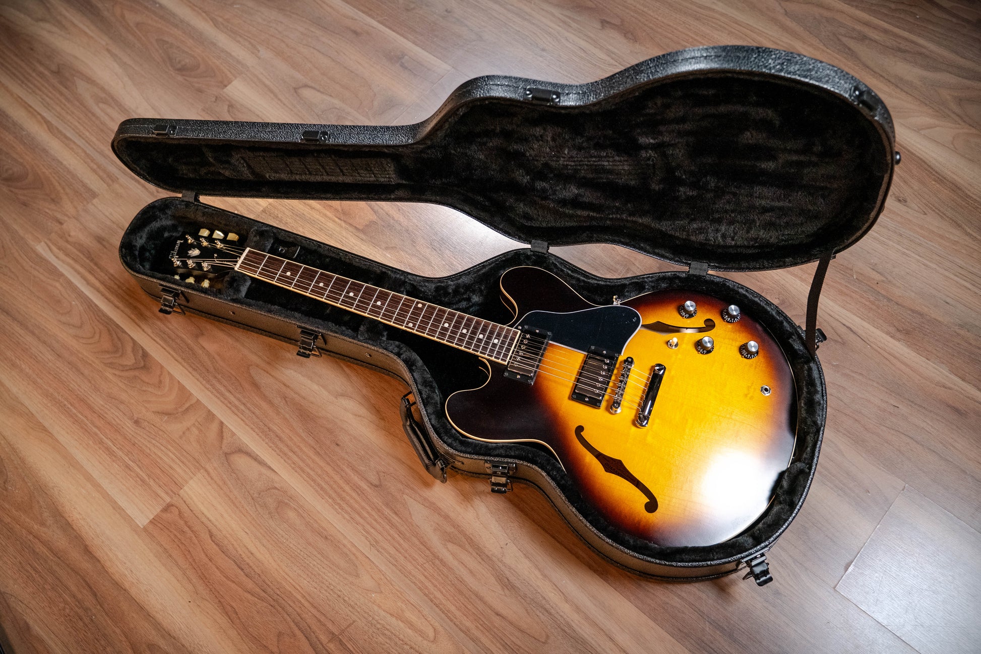 Gibson ES-335 Satin w/Case - Vintage Burst - Pre-Owned